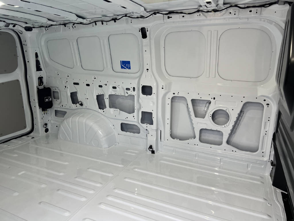 FORD Transit Custom Van 320 L2 2.5 Duratec 233 Trend PHEV-image-7