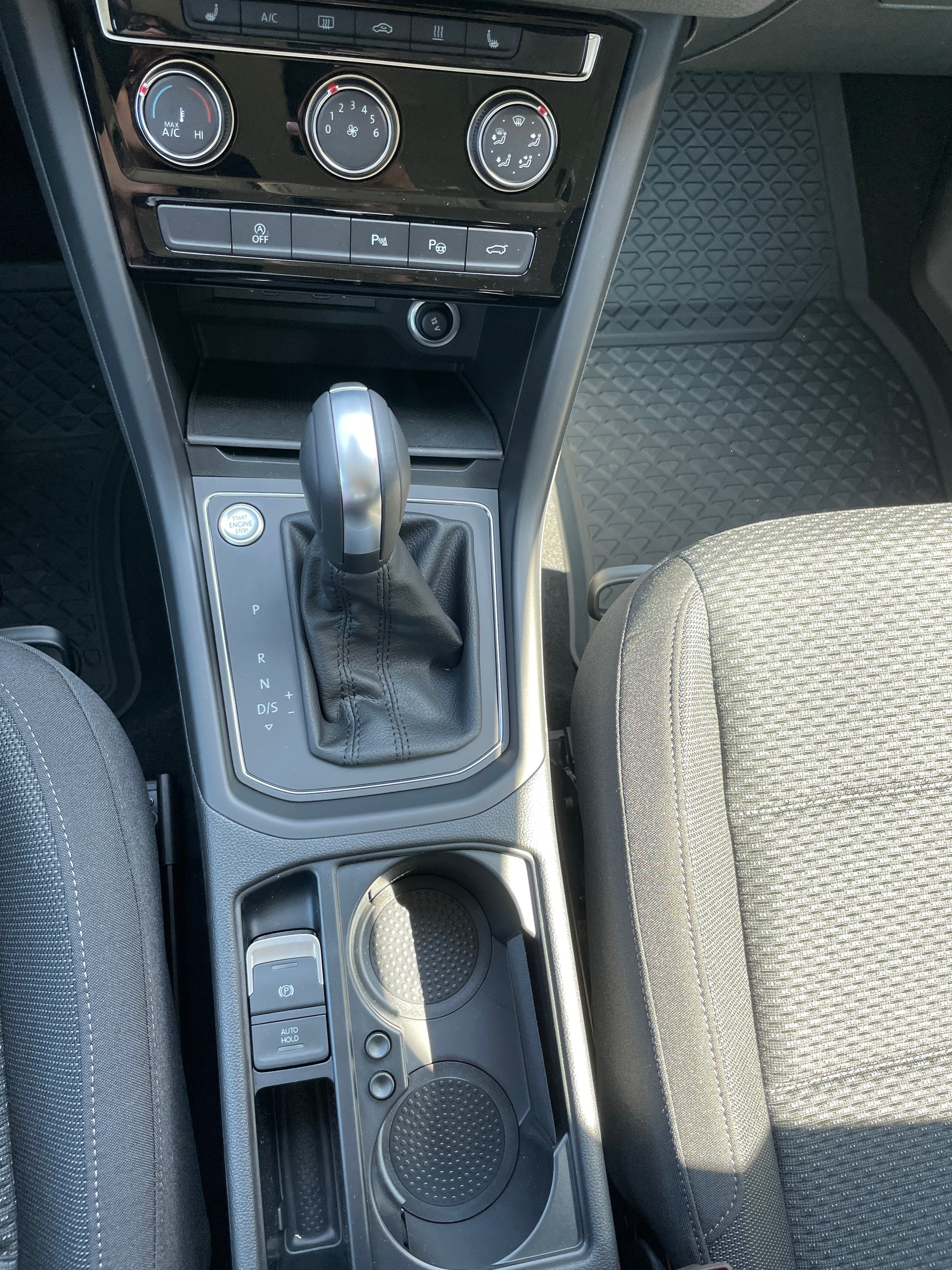 VW Touran 1.5 TSI EVO Comfortline DSG, 7-Sitzer, AHK und Standheizung-image-25