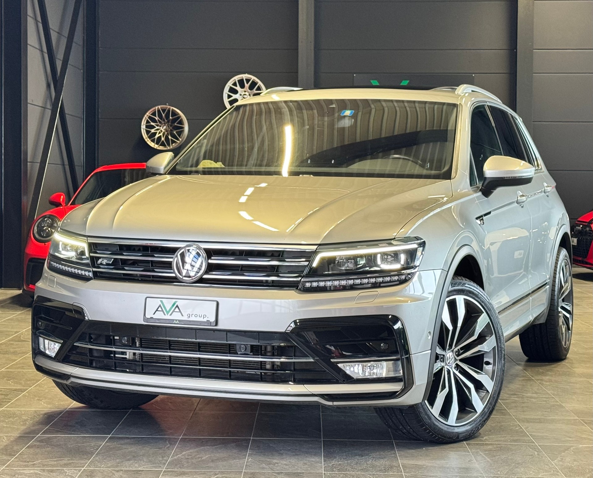 VW Tiguan 2.0 TDI SCR R-LINE 4Motion DSG *240PS*-image-1