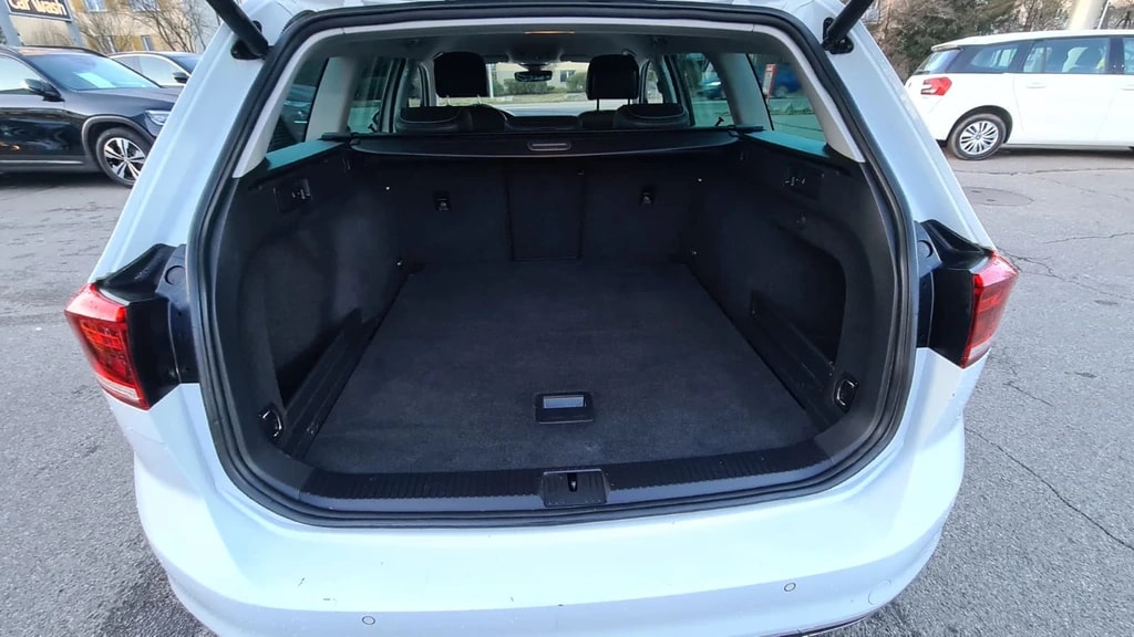 VW Passat 2.0 TDI BMT Elegance DSG ** Gr.Navi mit RF-Kamera ** Parkhilfe v+h ** Winter Paket ** Leder ** Frisch ab MFK & Service **-image-7