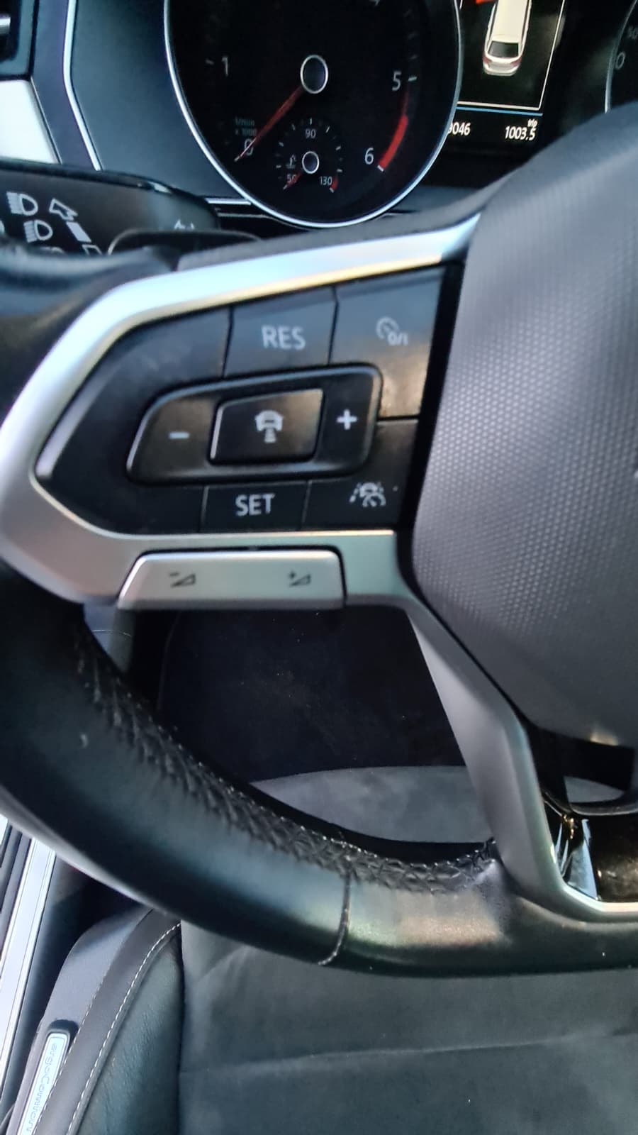 VW Passat 2.0 TDI BMT Elegance DSG ** Gr.Navi mit RF-Kamera ** Parkhilfe v+h ** Winter Paket ** Leder ** Frisch ab MFK & Service **-image-9