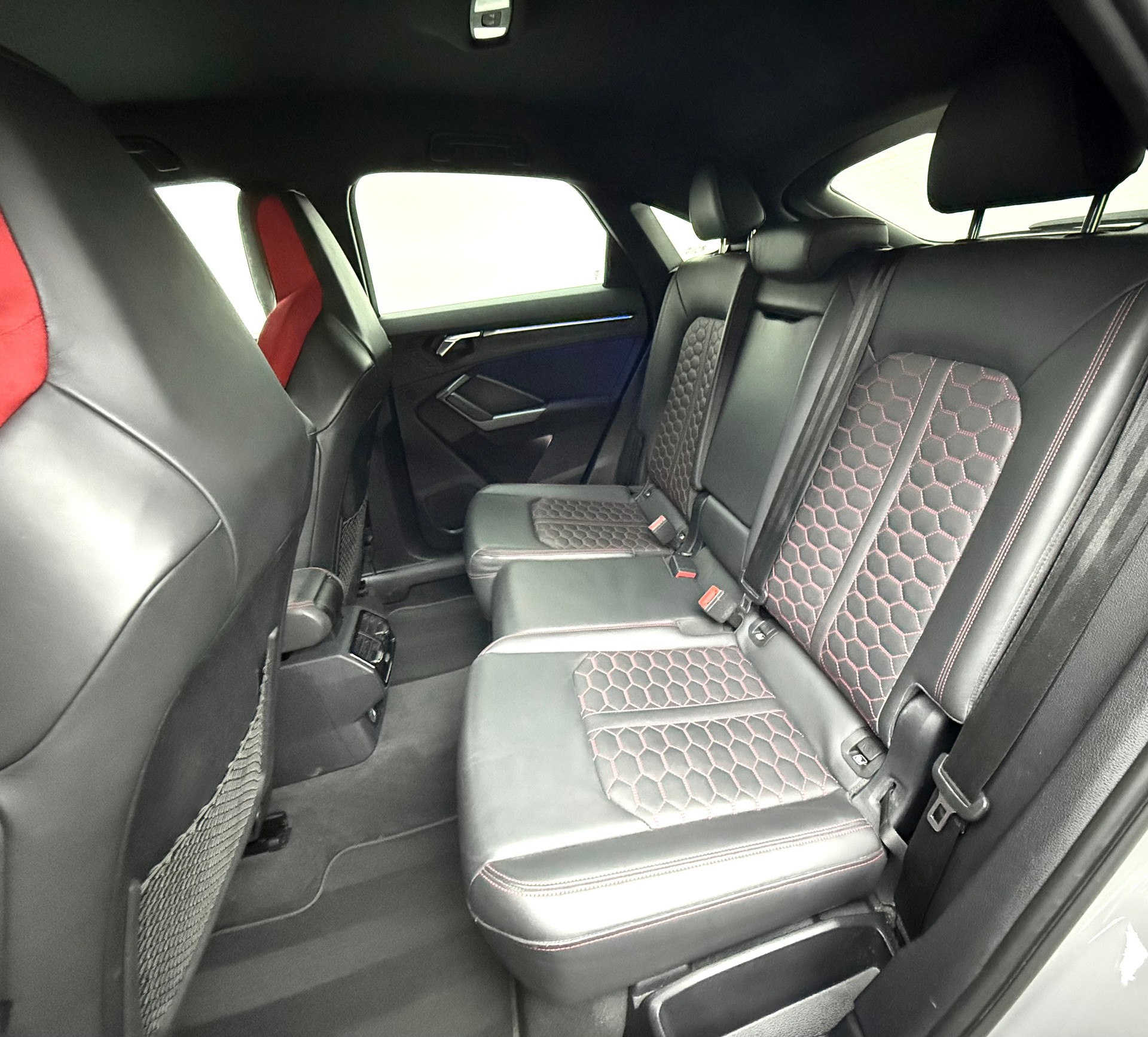 AUDI RS Q3 Sportback quattro S tronic-image-16