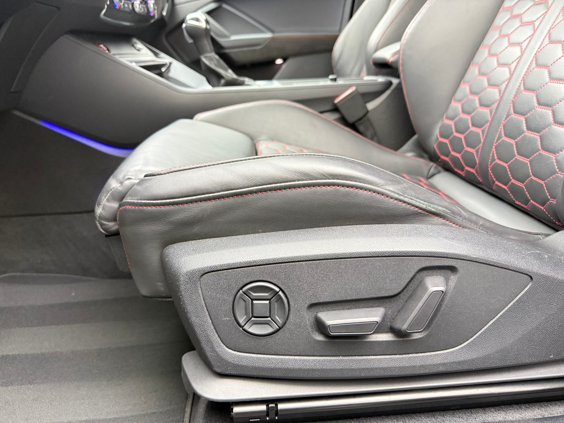 AUDI RS Q3 Sportback quattro S tronic-image-14