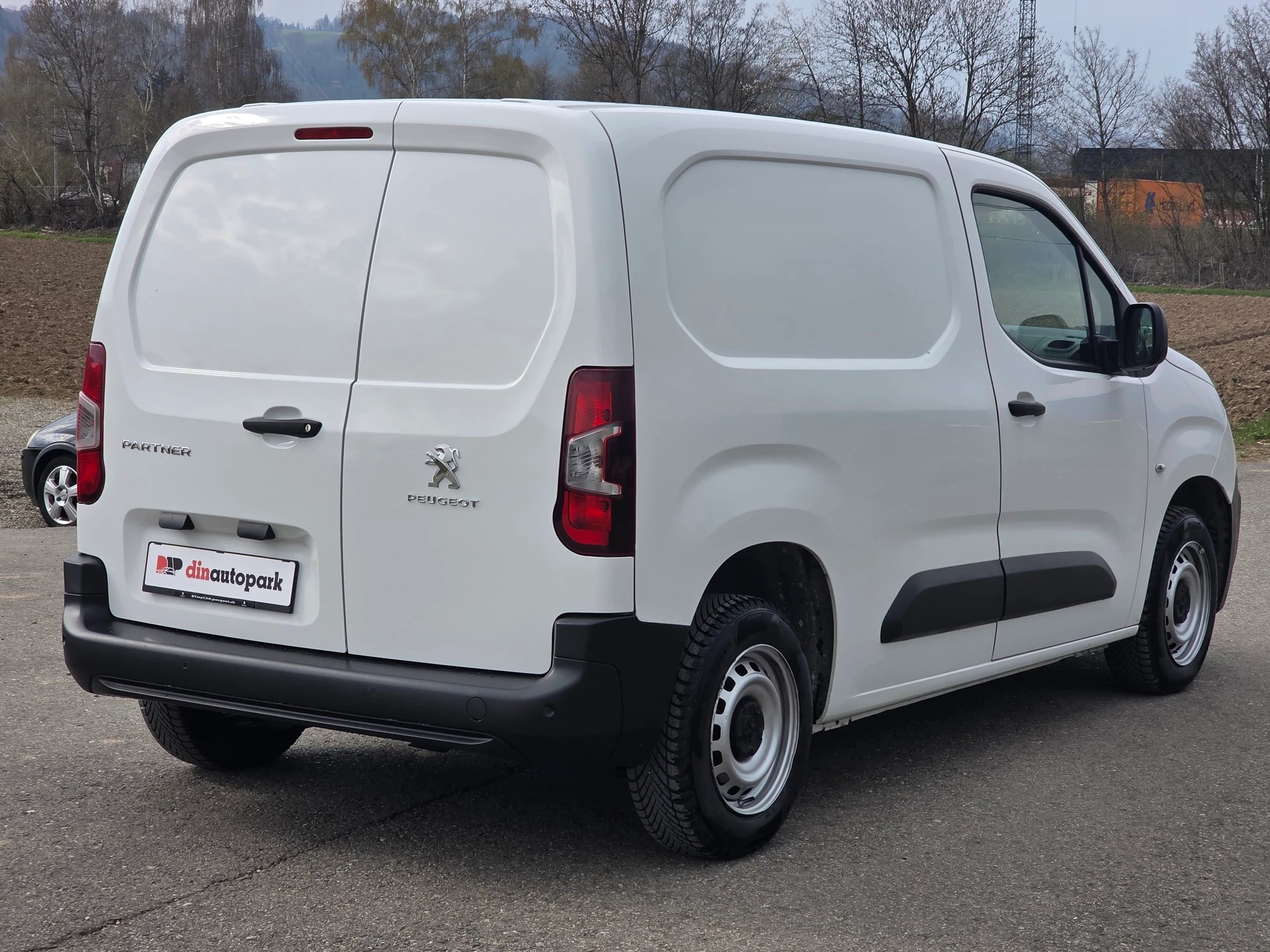 PEUGEOT Partner 1.6 Blue HDi Pro 650kg * ab MFK *-showroom-element-3