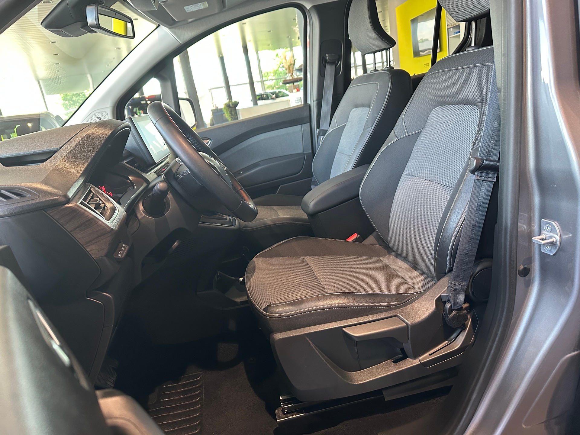 RENAULT Kangoo 1.3 TCe 130 PF Techno EDC-image-9