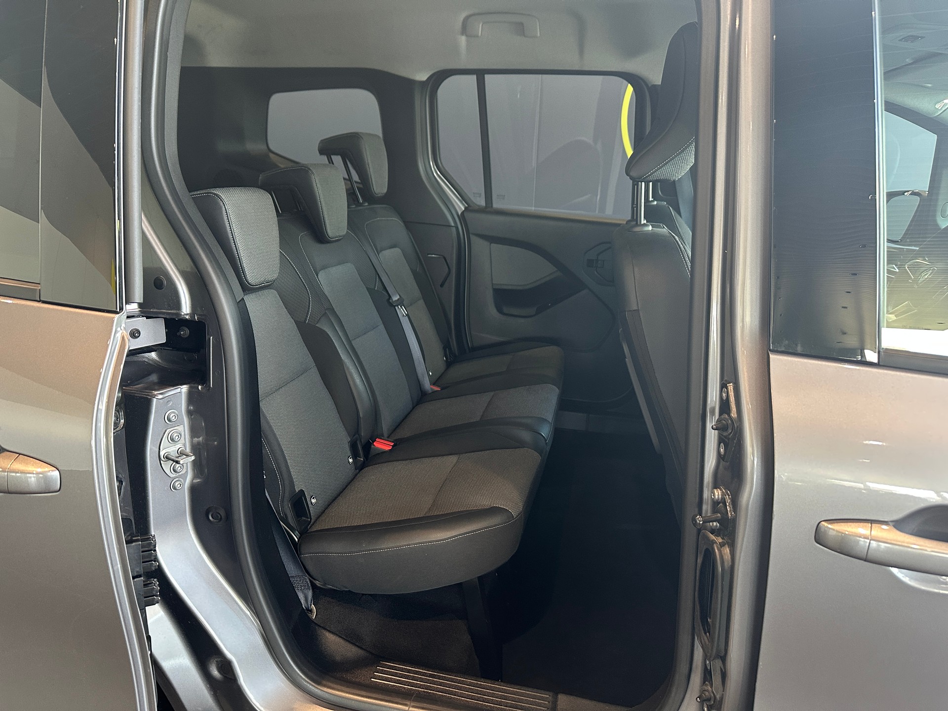 RENAULT Kangoo 1.3 TCe 130 PF Techno EDC-image-18