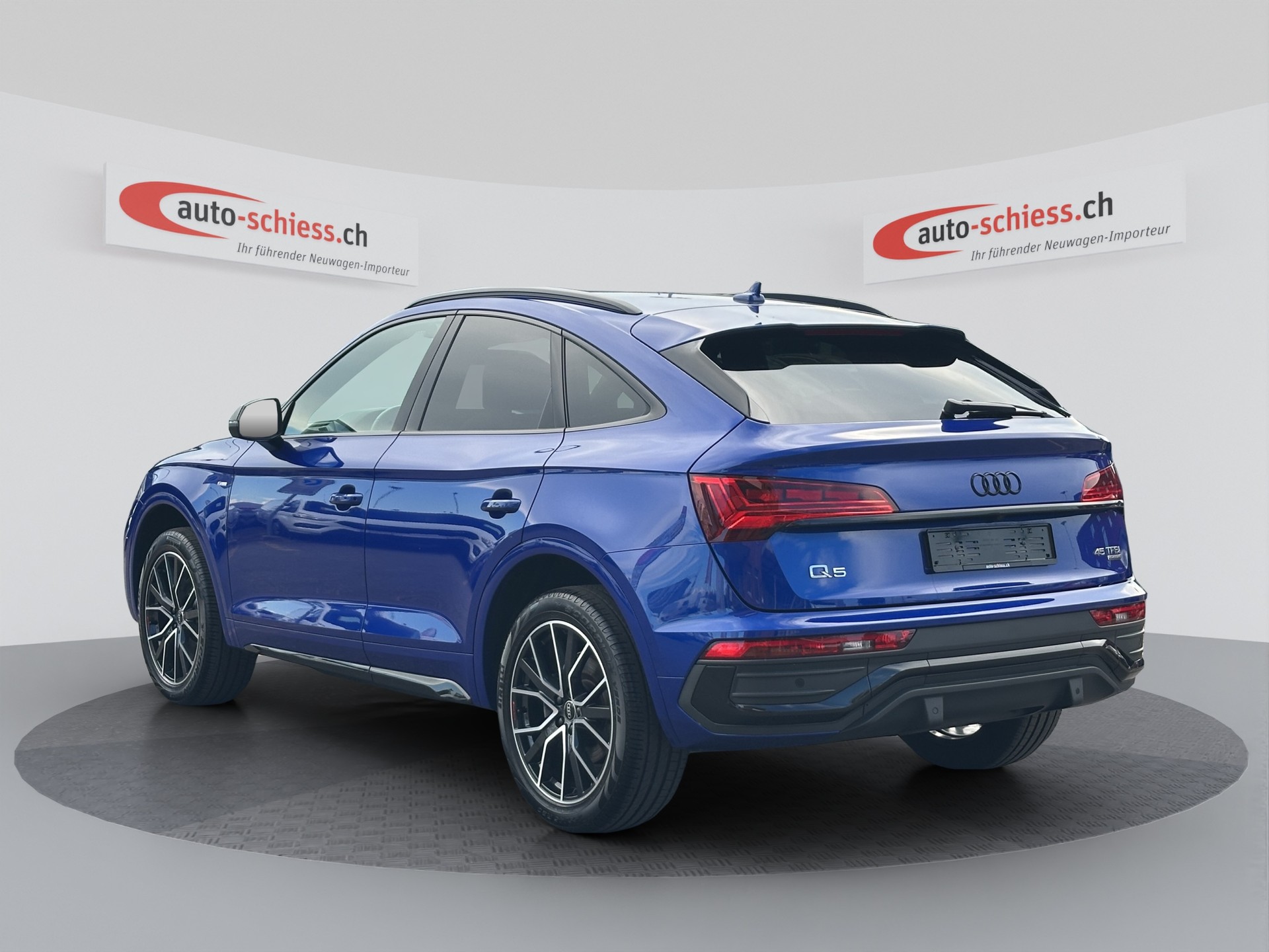 AUDI Q5 Sportback 45 TFSI S line quattro Schwarz Optik S-tronic-image-2