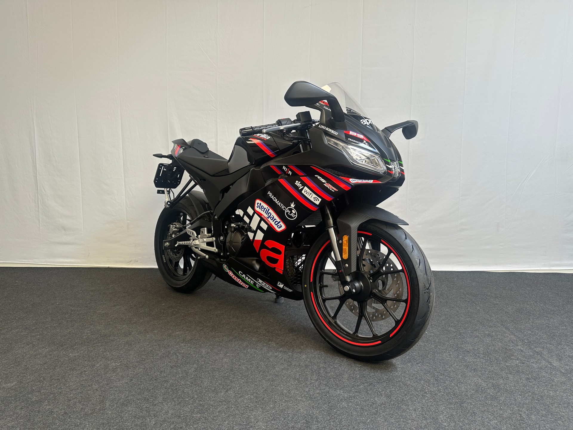 APRILIA RS 125 GP Replica E5+-showroom-element-2