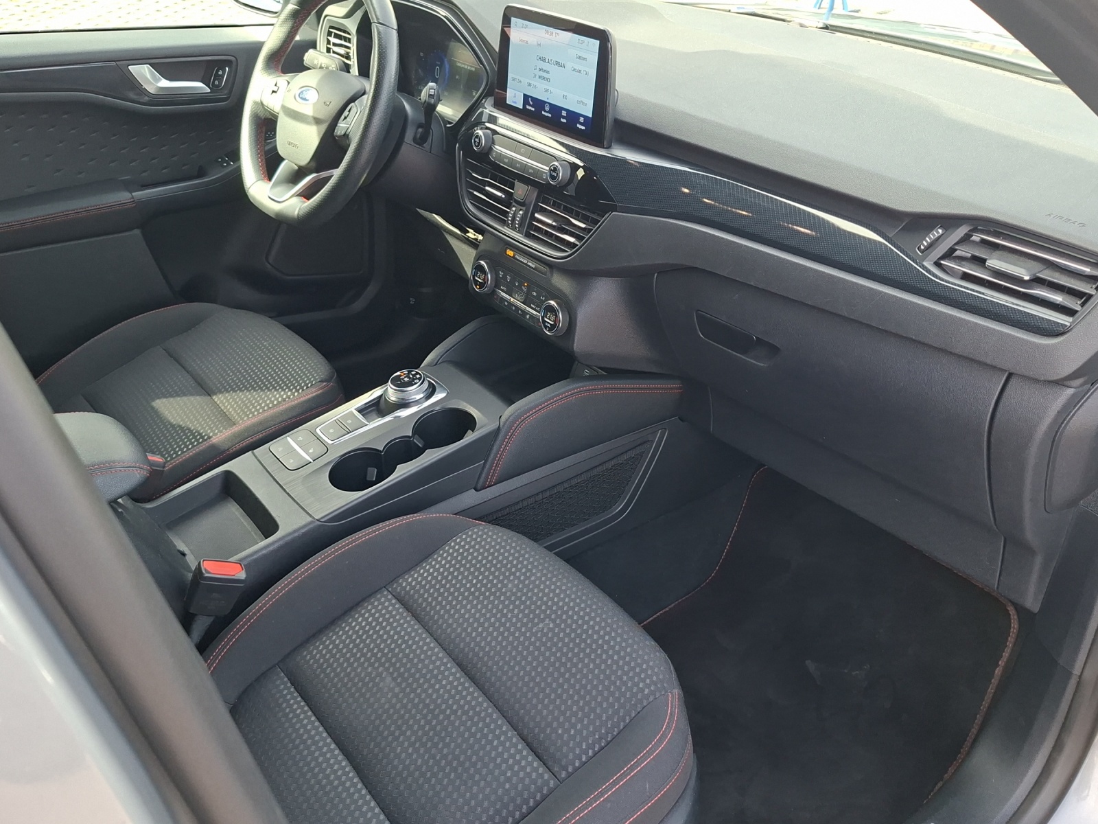 FORD Kuga 2.0 TDCi EcoBlue ST-Line 4X4 Automatique-image-10