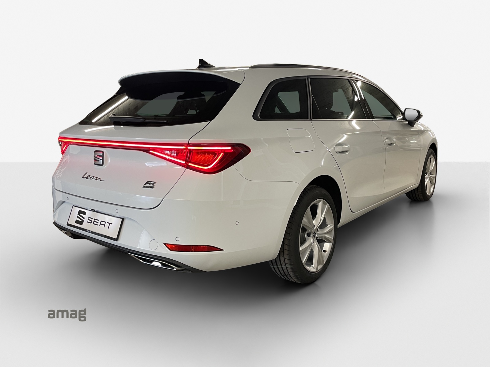 SEAT Leon ST 1.5 eHybrid pHEV DSG Move FR-image-4