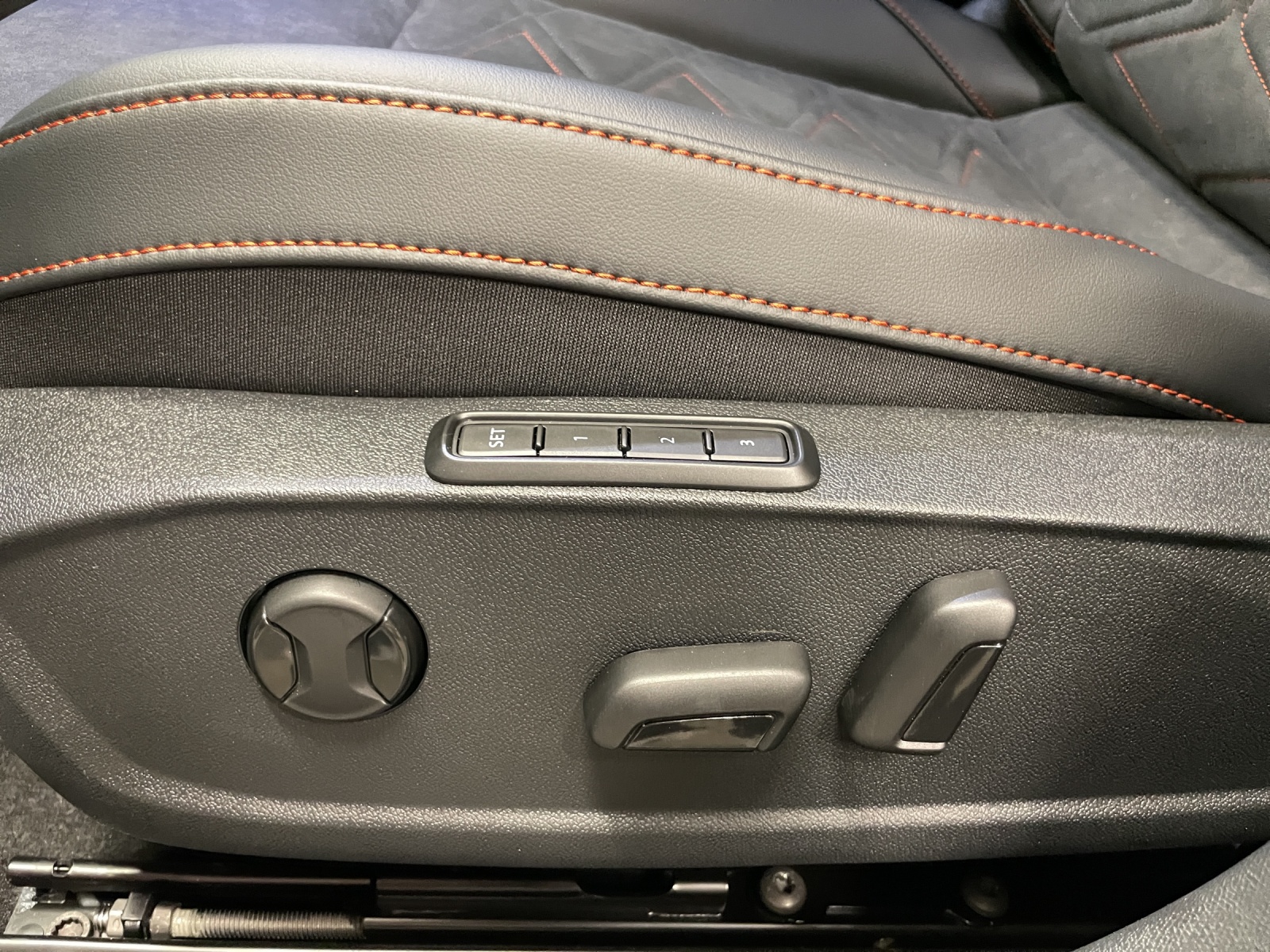 SEAT Leon ST 1.5 eHybrid pHEV DSG Move FR-image-14