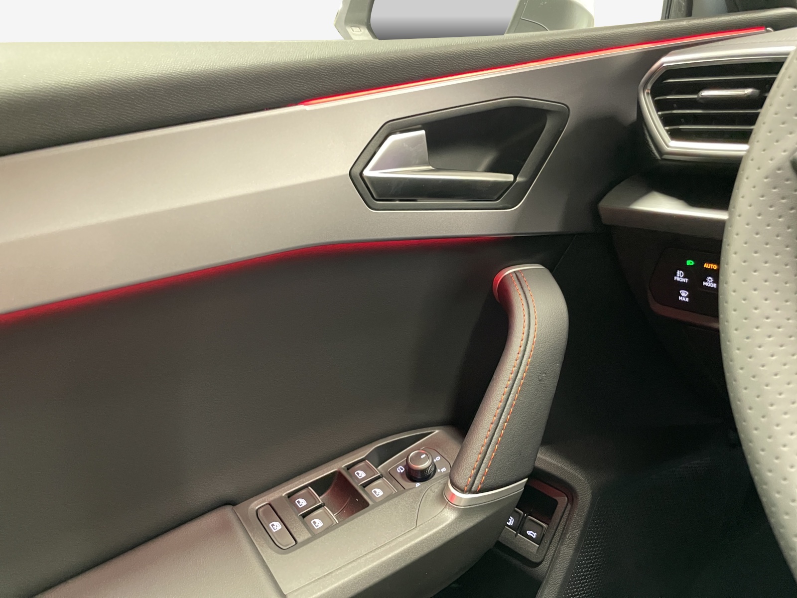 SEAT Leon ST 1.5 eHybrid pHEV DSG Move FR-image-15