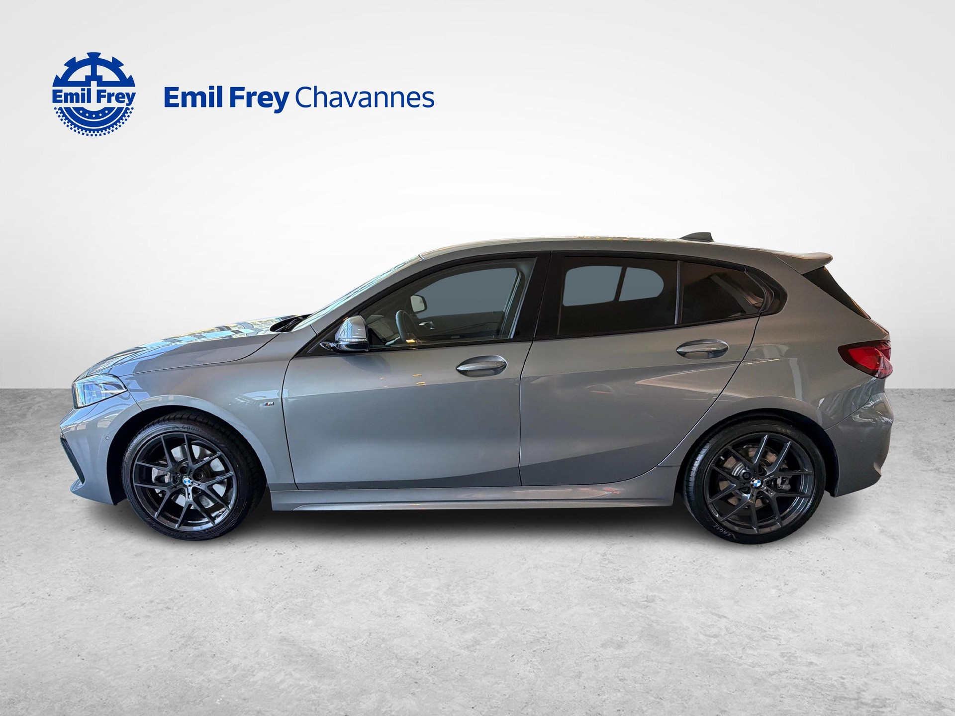BMW 120i M-Sport Steptronic-image-4