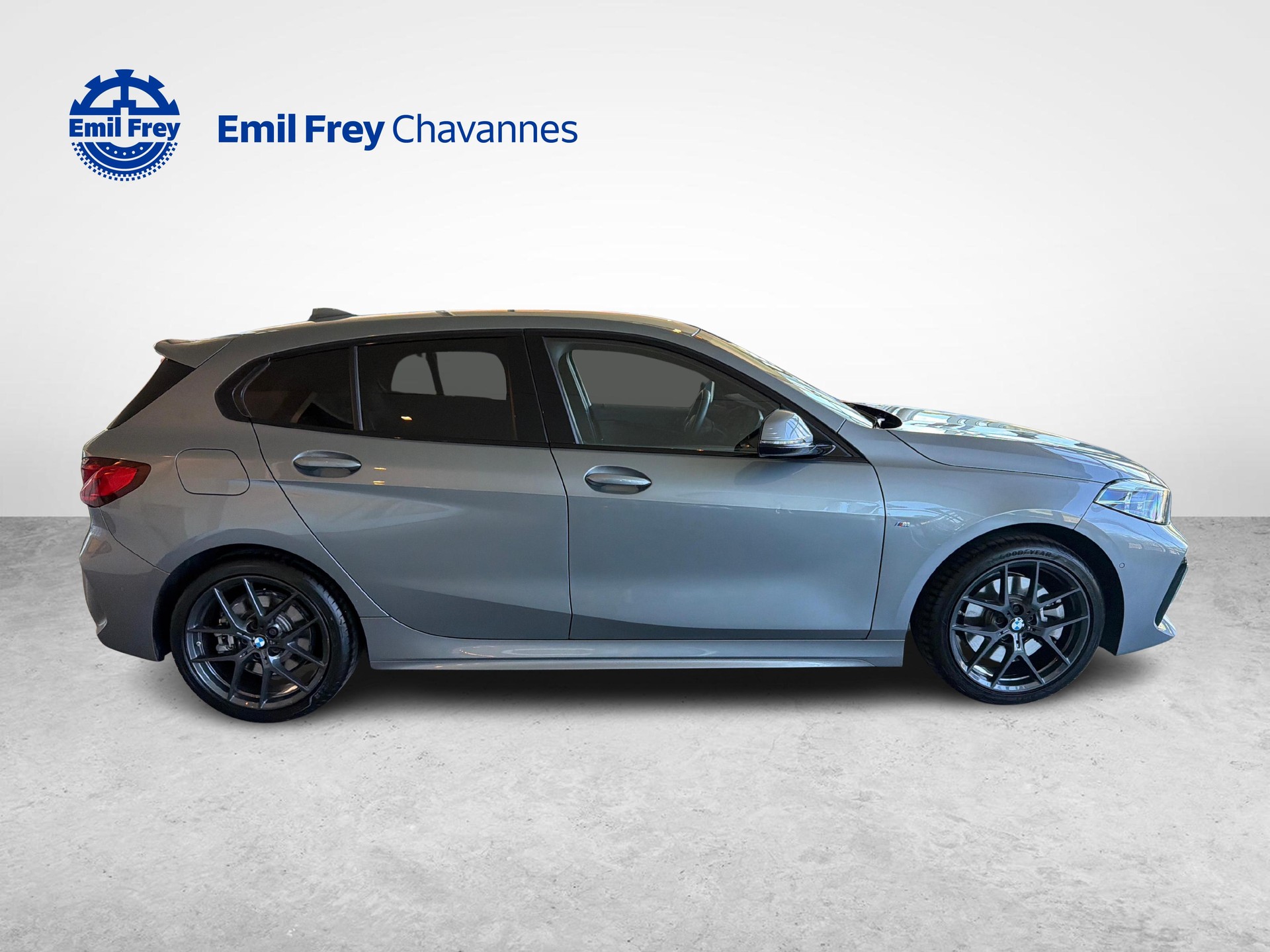 BMW 120i M-Sport Steptronic-image-5