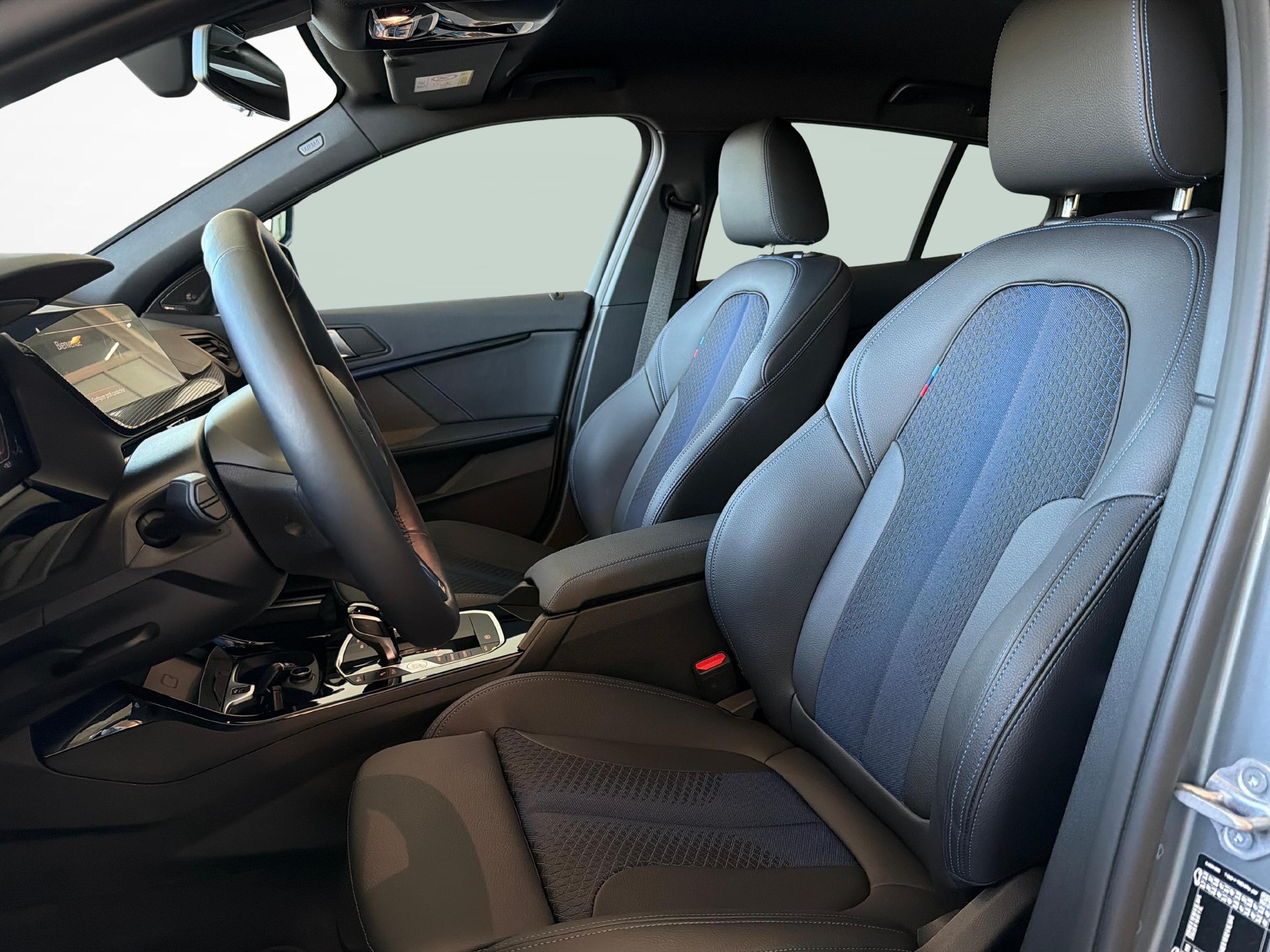 BMW 120i M-Sport Steptronic-image-9