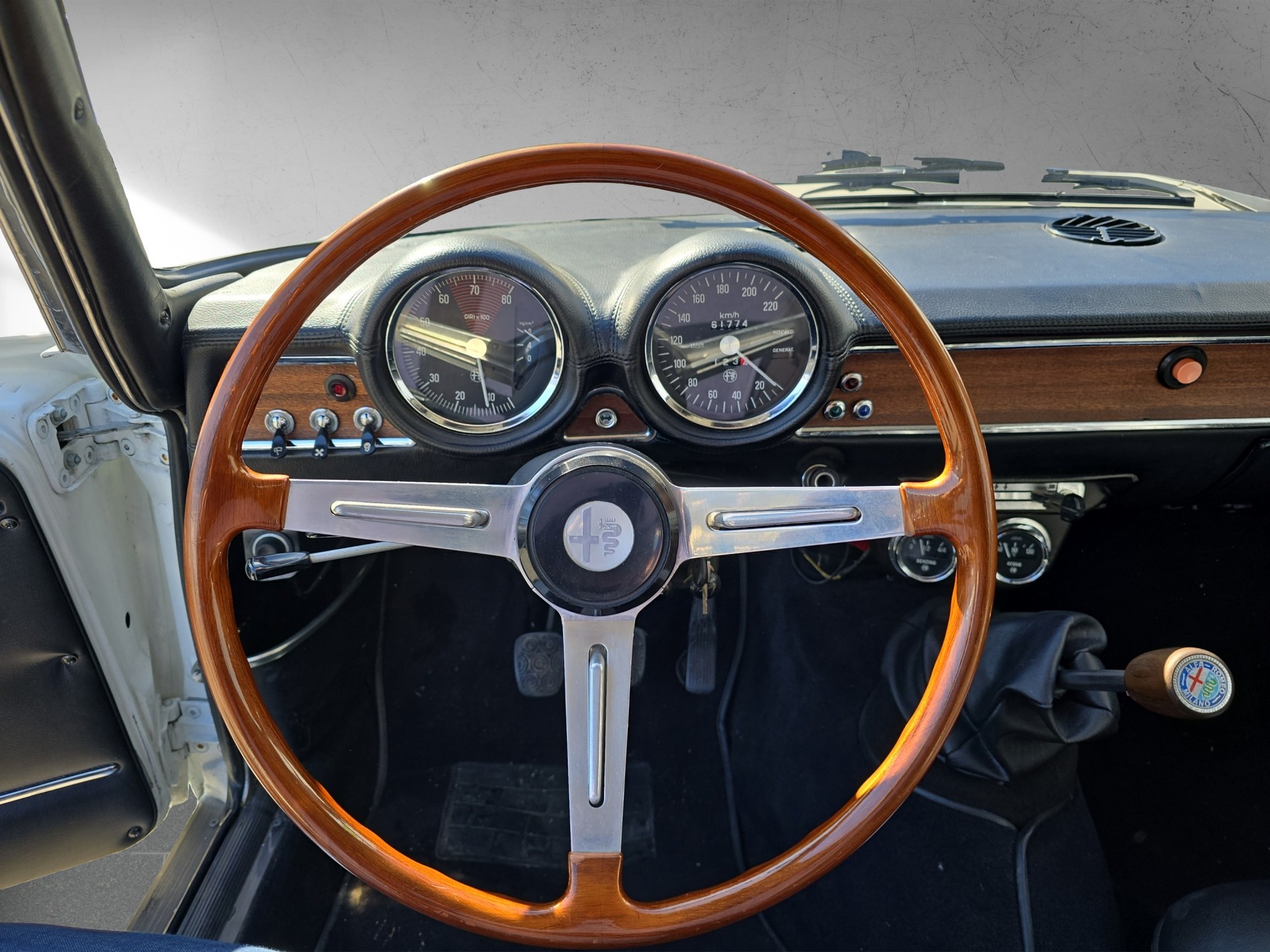 ALFA ROMEO 1600 GT-image-10