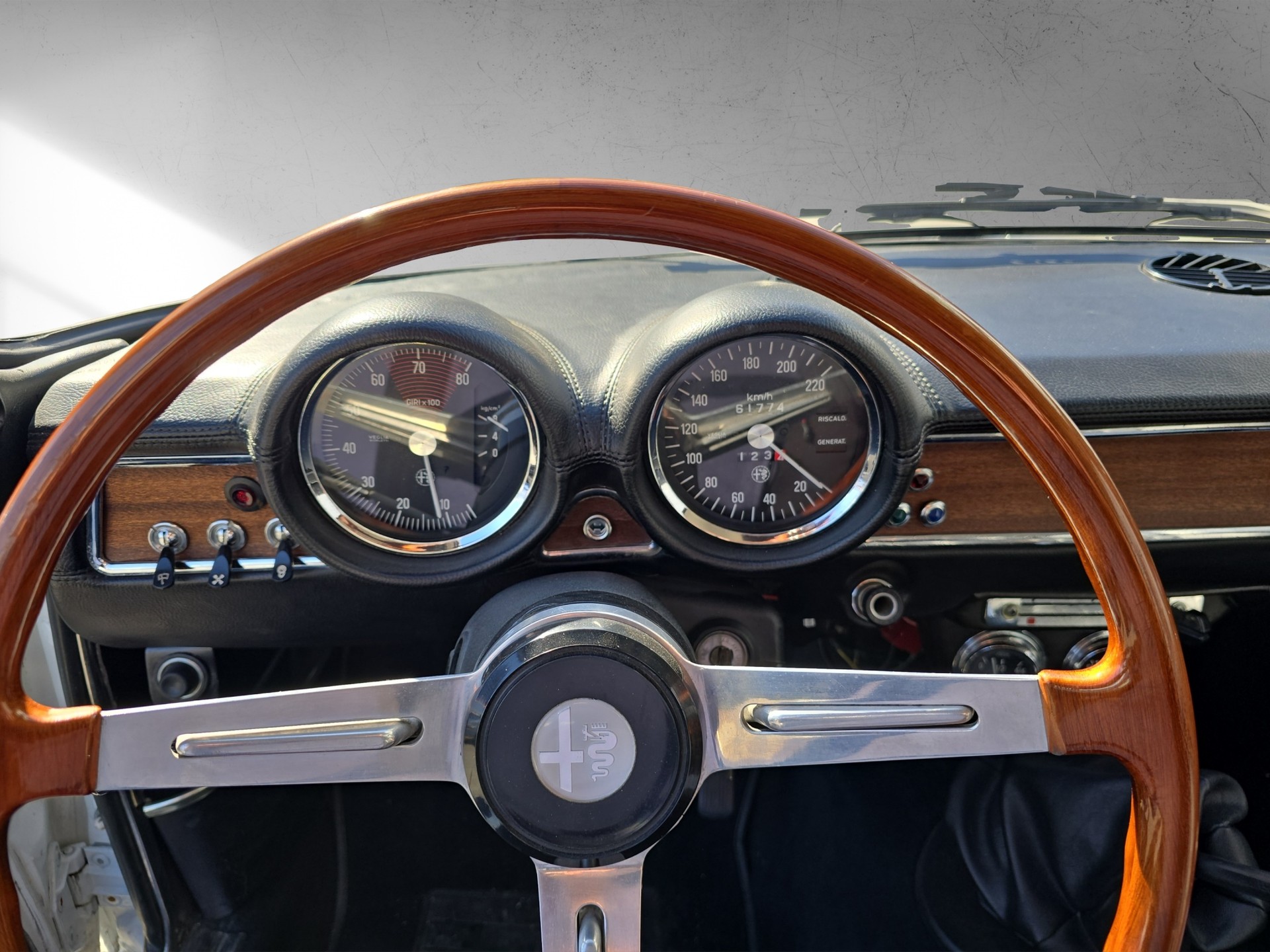 ALFA ROMEO 1600 GT-image-11