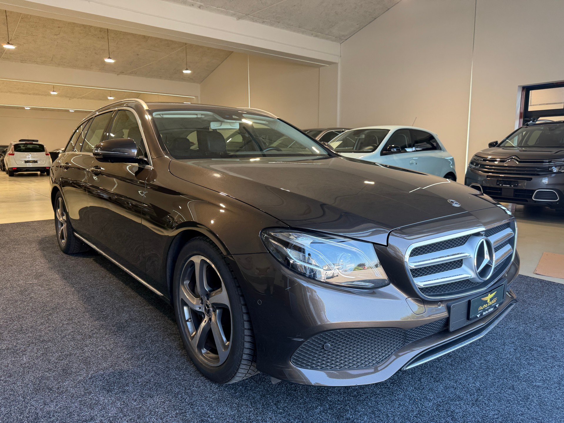 MERCEDES-BENZ E 350 d Avantgarde 9G-Tronic-image-10