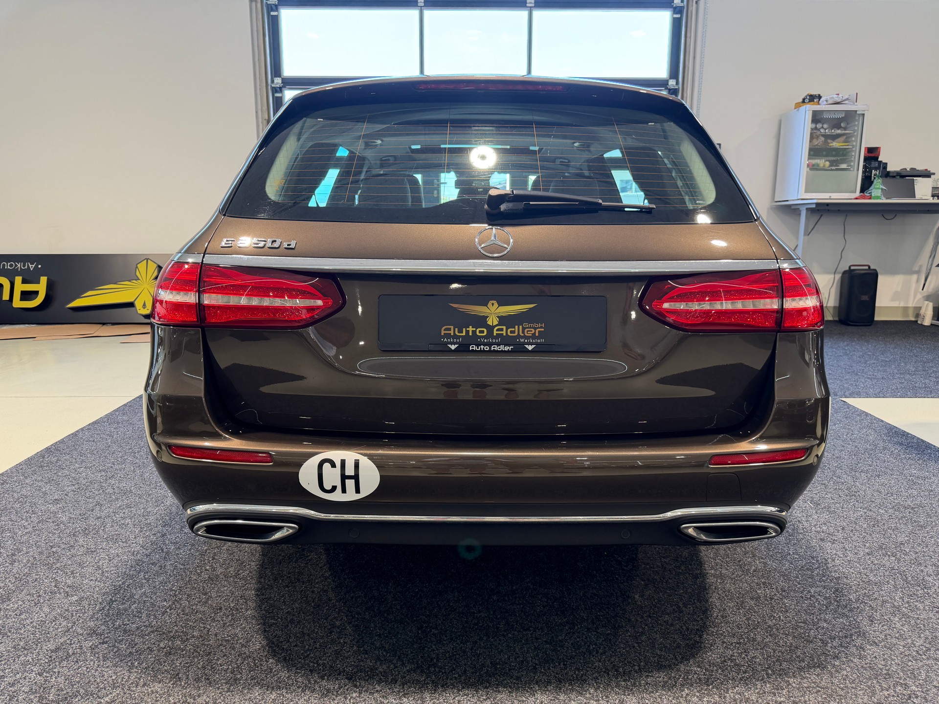 MERCEDES-BENZ E 350 d Avantgarde 9G-Tronic-image-4