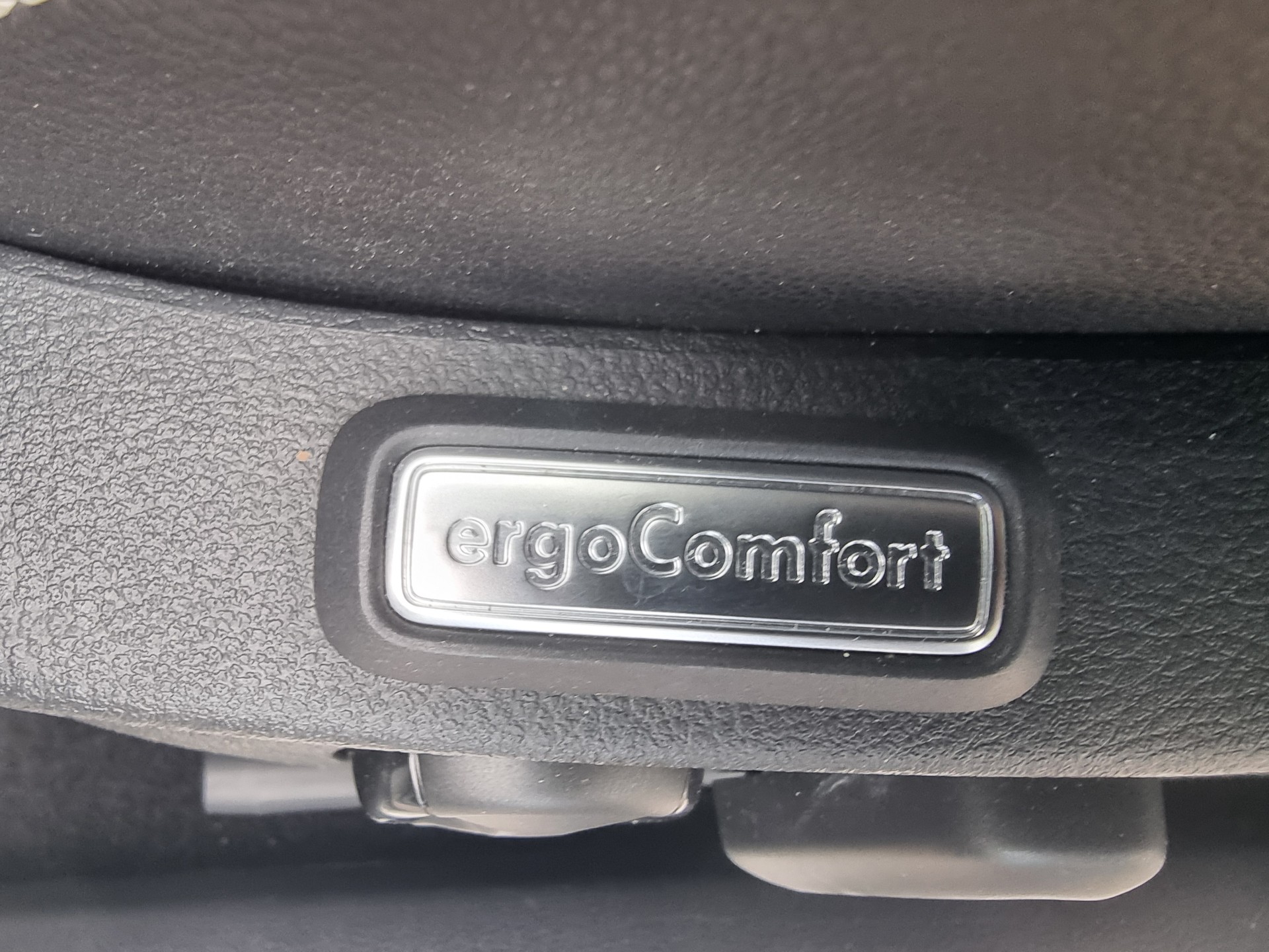 VW Passat 2.0 TDI BMT Business 4Motion DSG-image-7