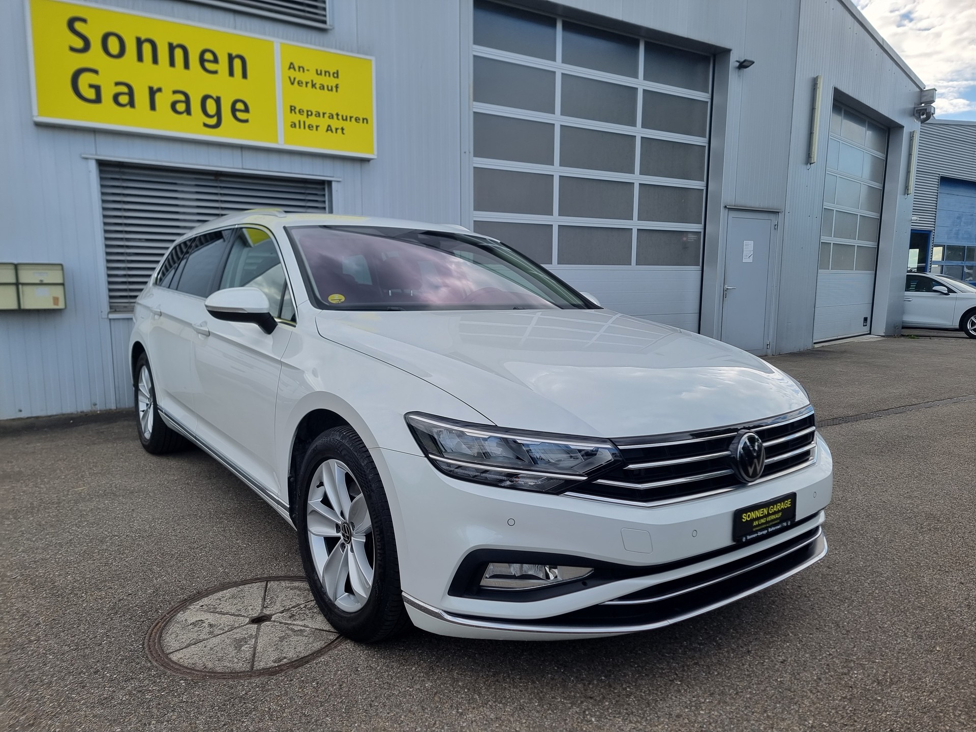 VW Passat 2.0 TDI BMT Business 4Motion DSG-image-2