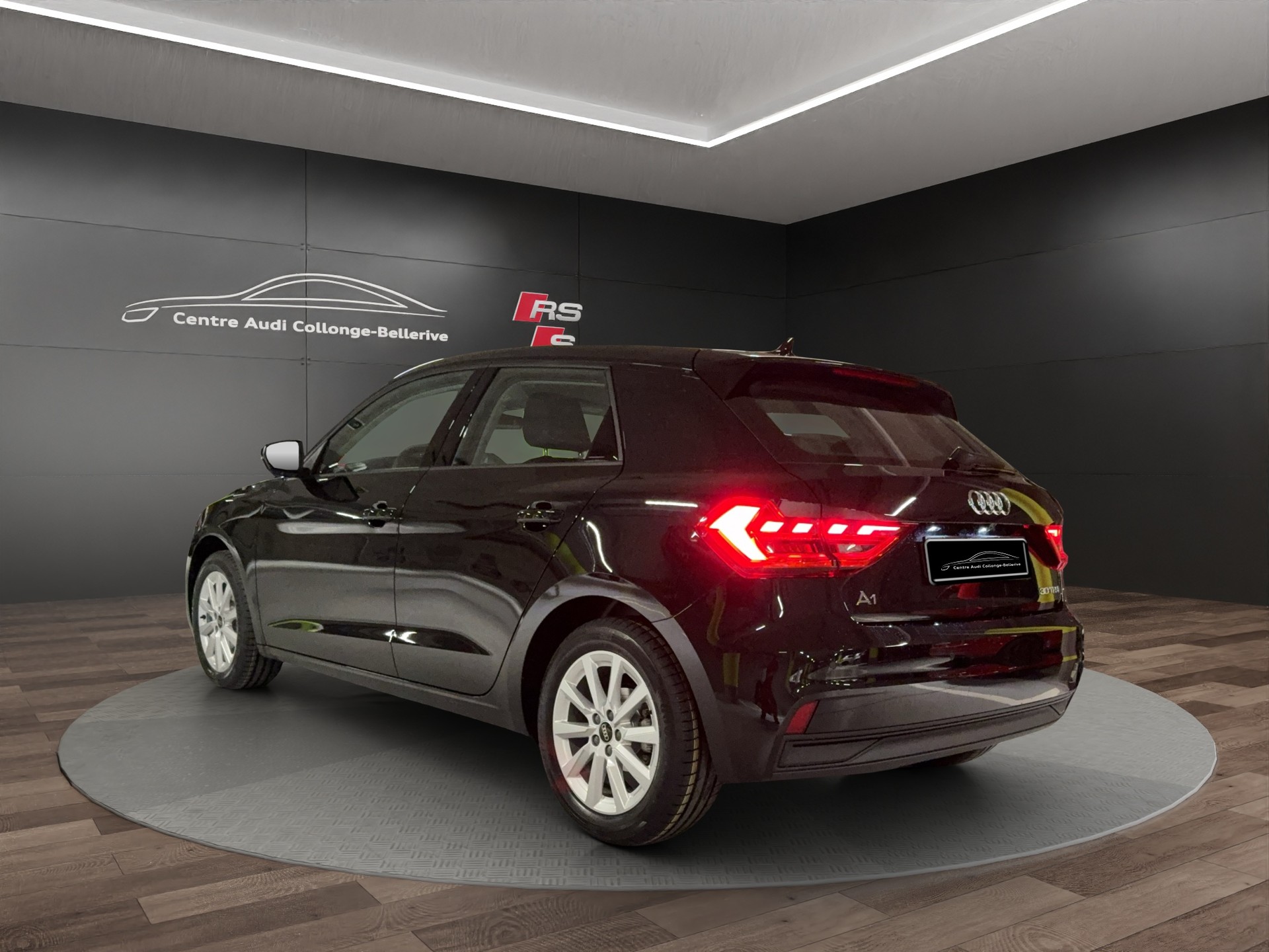AUDI A1 Sportback 30 TFSI Attraction S-tronic-image-3