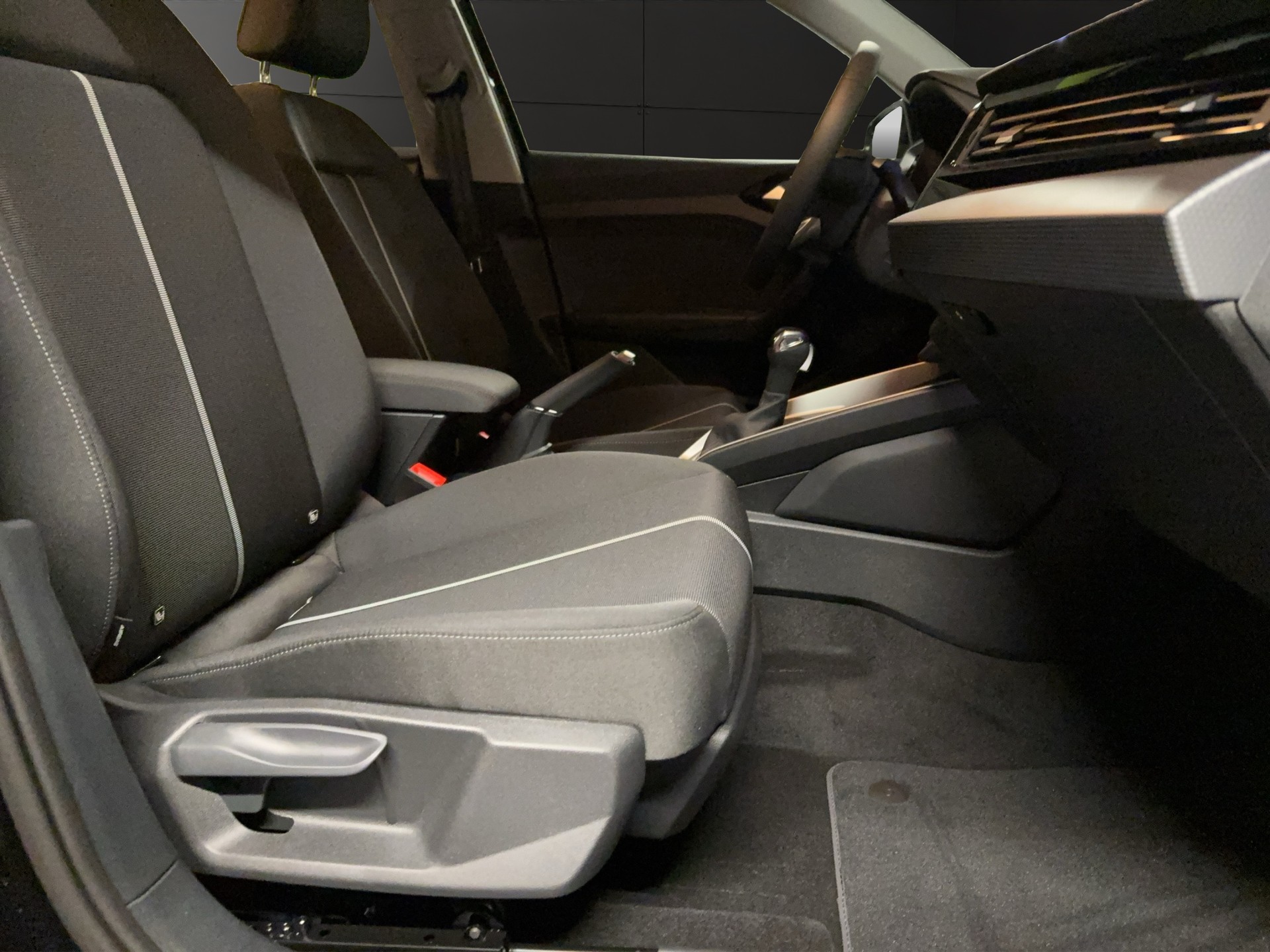 AUDI A1 Sportback 30 TFSI Attraction S-tronic-image-14