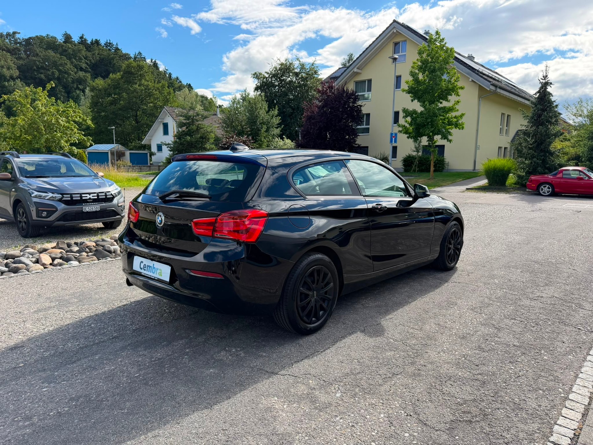 BMW 118i Steptronic-showroom-element-3