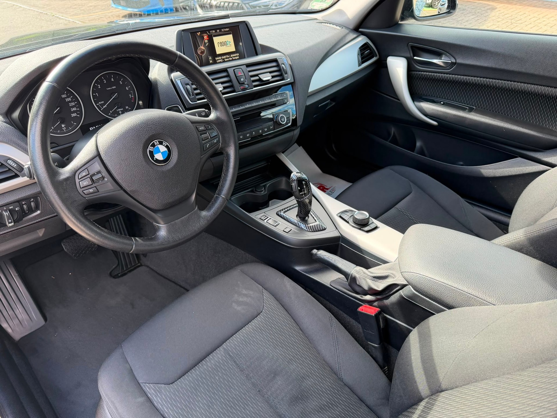 BMW 118i Steptronic-image-6