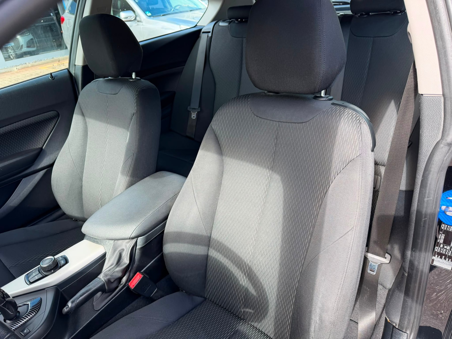 BMW 118i Steptronic-image-7