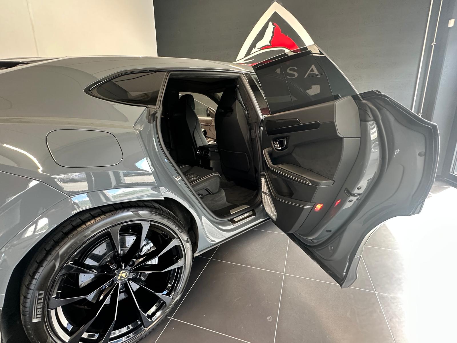 LAMBORGHINI Urus E-Gear-image-12