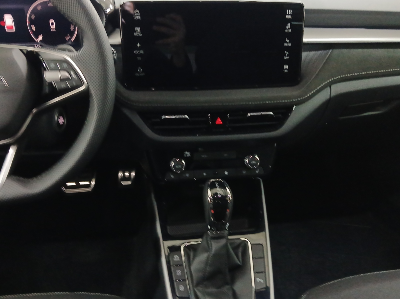 SKODA Fabia 1.0 TSI Dynamic DSG-image-10