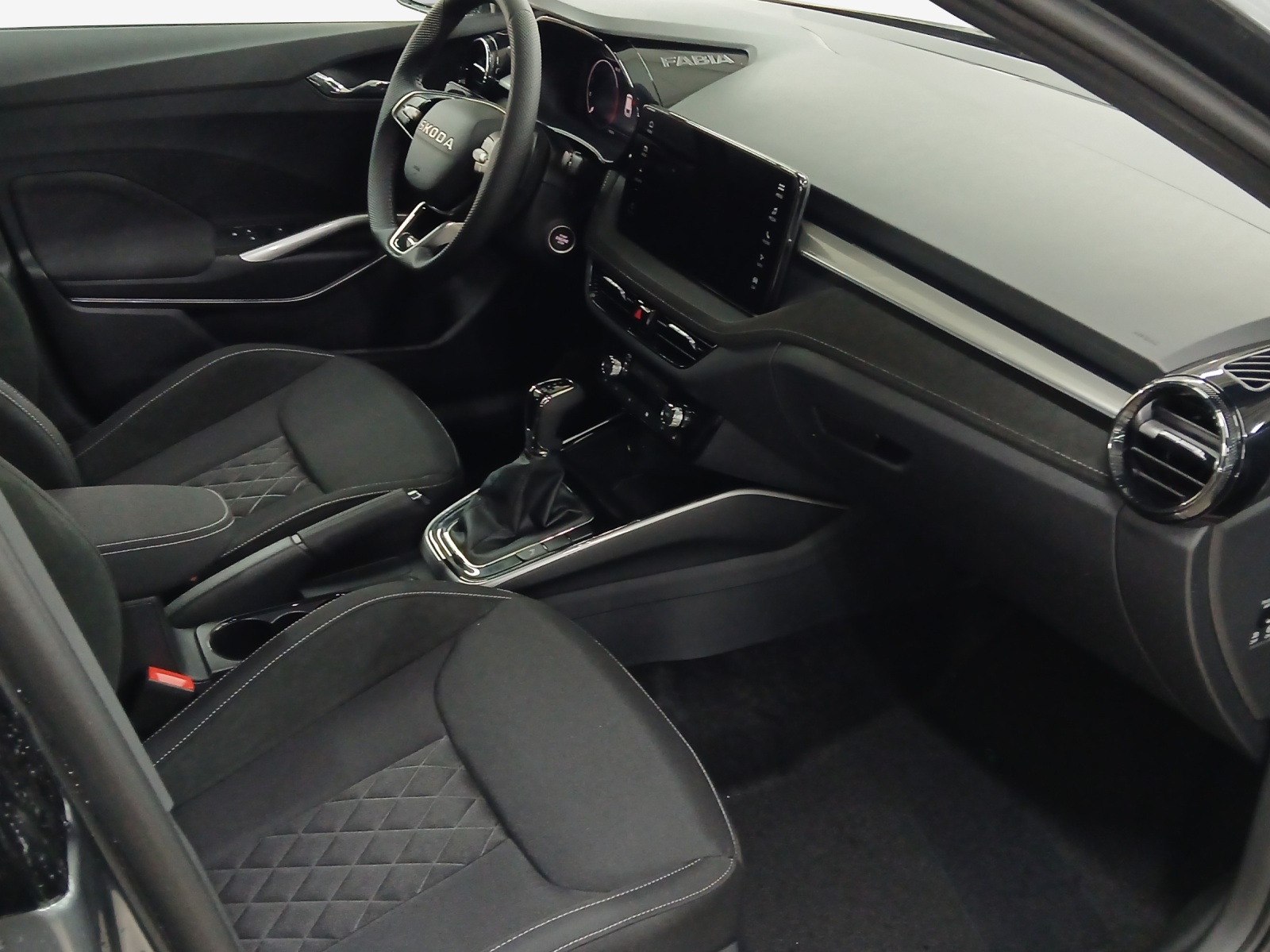 SKODA Fabia 1.0 TSI Dynamic DSG-image-13