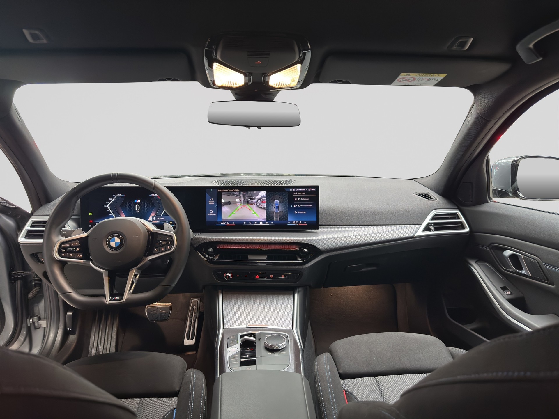 BMW 330i Touring xDrive Steptronic M Sport-image-12