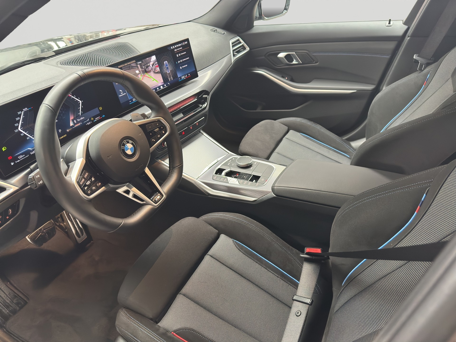 BMW 330i Touring xDrive Steptronic M Sport-image-6