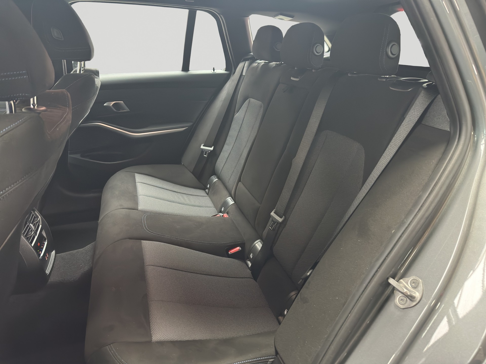 BMW 330i Touring xDrive Steptronic M Sport-image-7