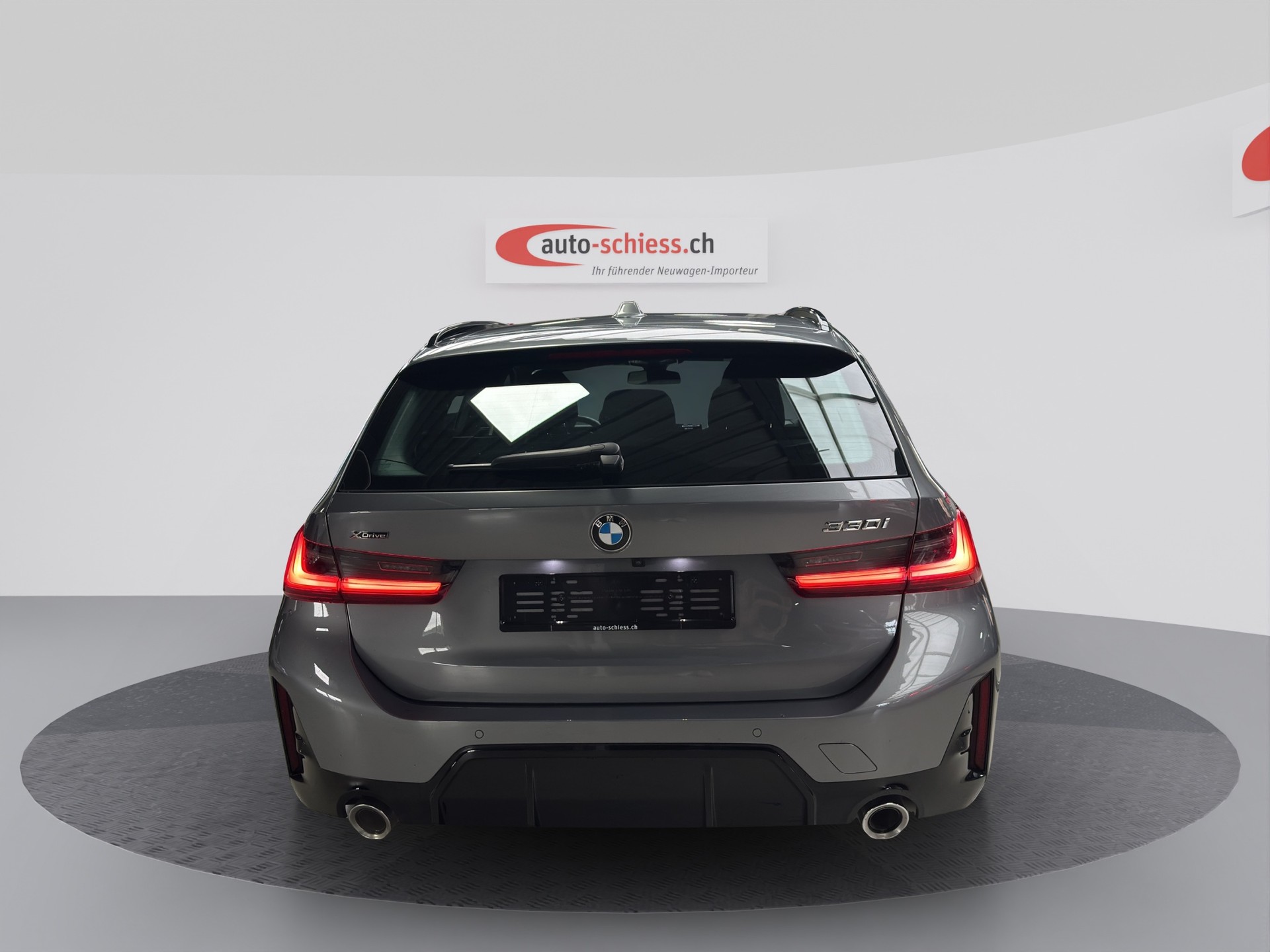 BMW 330i Touring xDrive Steptronic M Sport-image-3