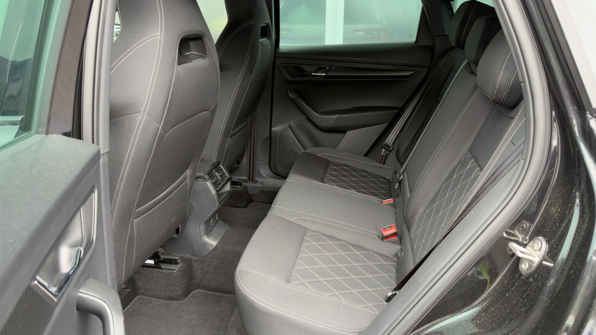 SKODA Karoq 2.0 TSI SportLine DSG 4x4-image-14