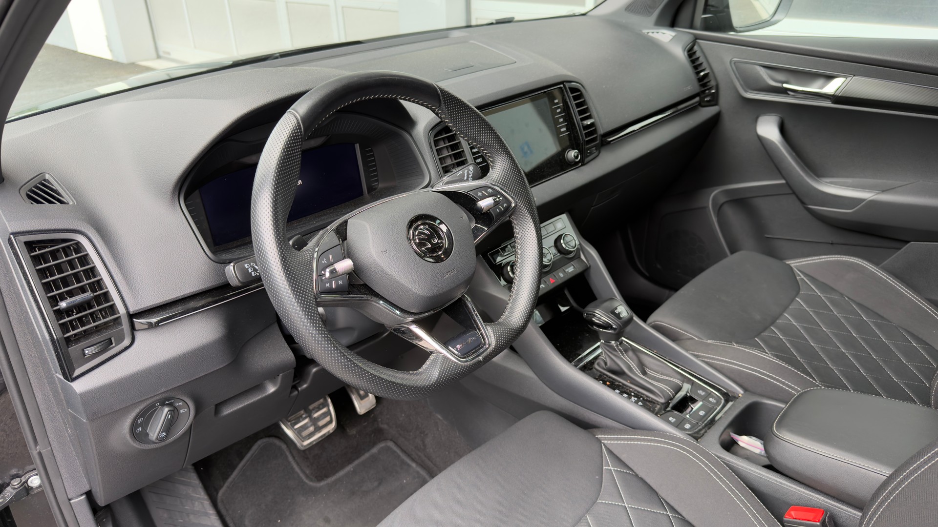 SKODA Karoq 2.0 TSI SportLine DSG 4x4-image-11