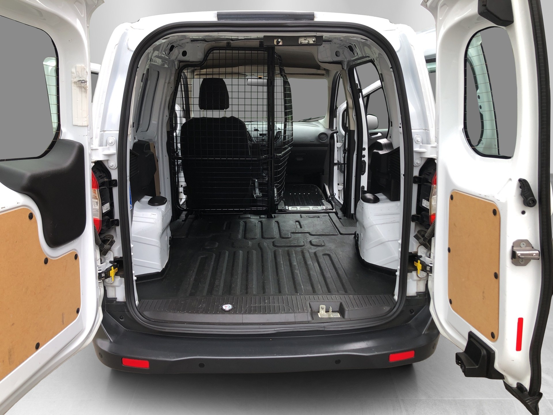 FORD Transit Courier Van 1.0 EcoBoost Trend-image-13