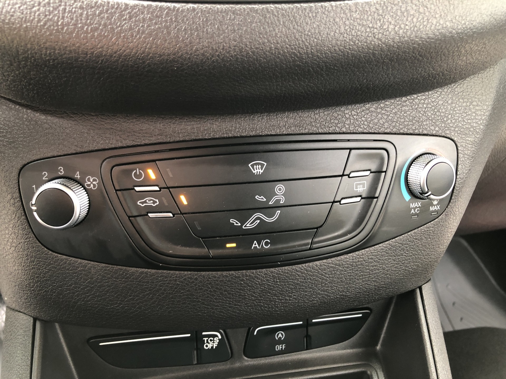 FORD Transit Courier Van 1.0 EcoBoost Trend-image-11