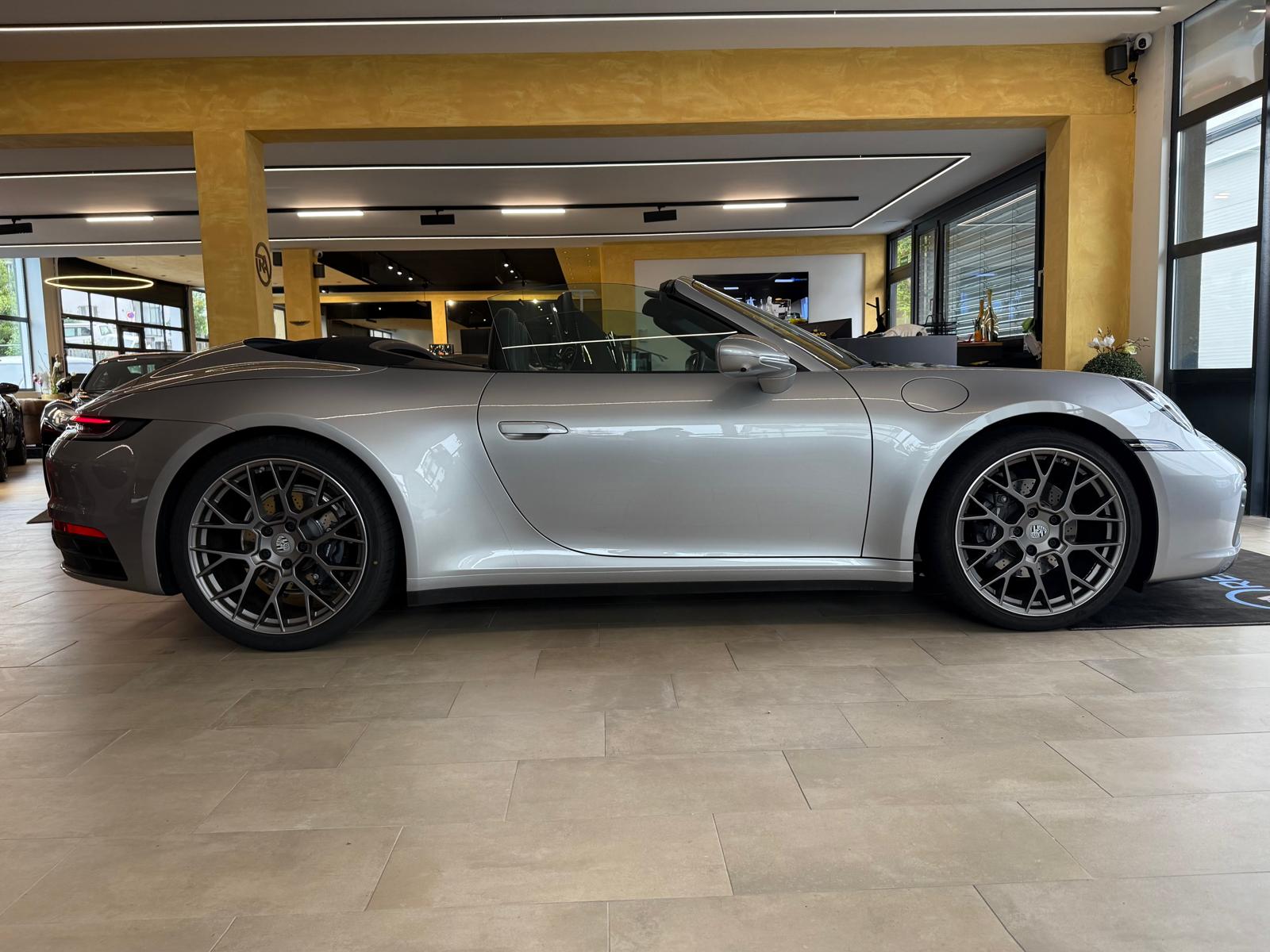 PORSCHE 911 Carrera Cabriolet PDK-image-1