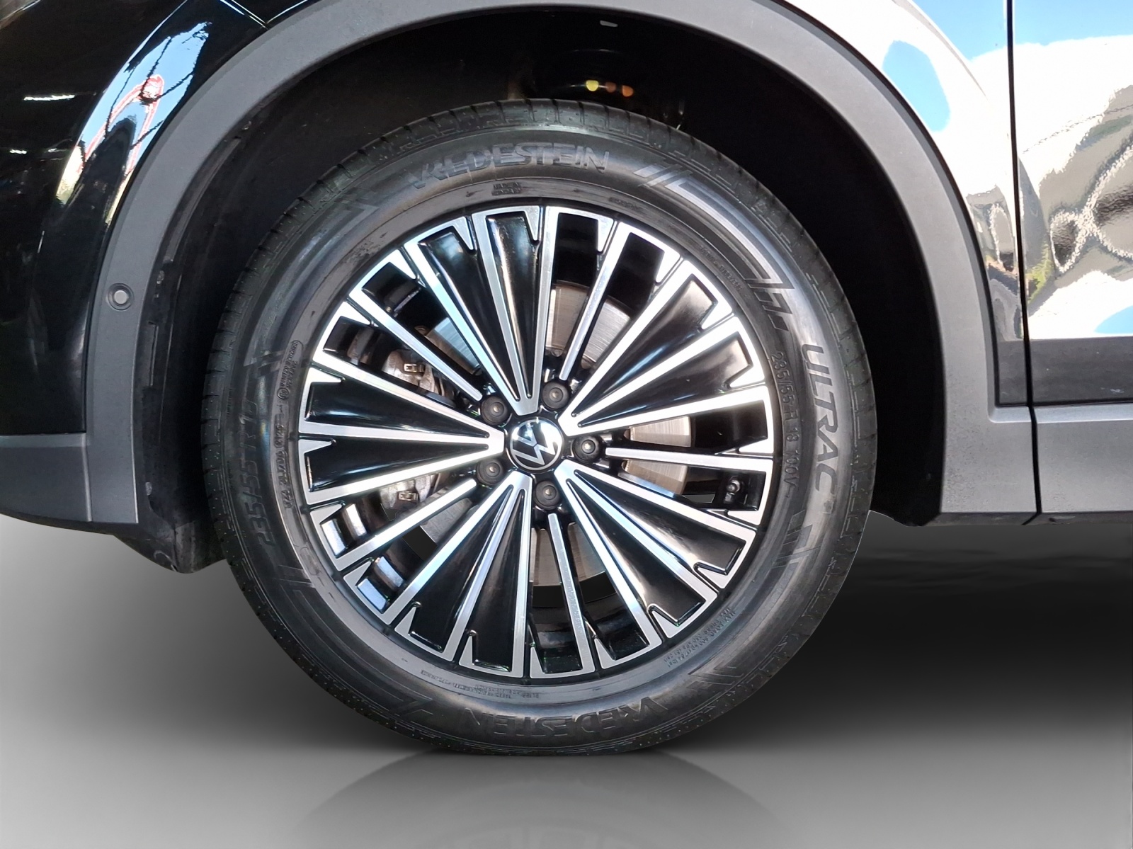 VW Tiguan 2.0 TSI DSG Elegance 4Motion-image-14