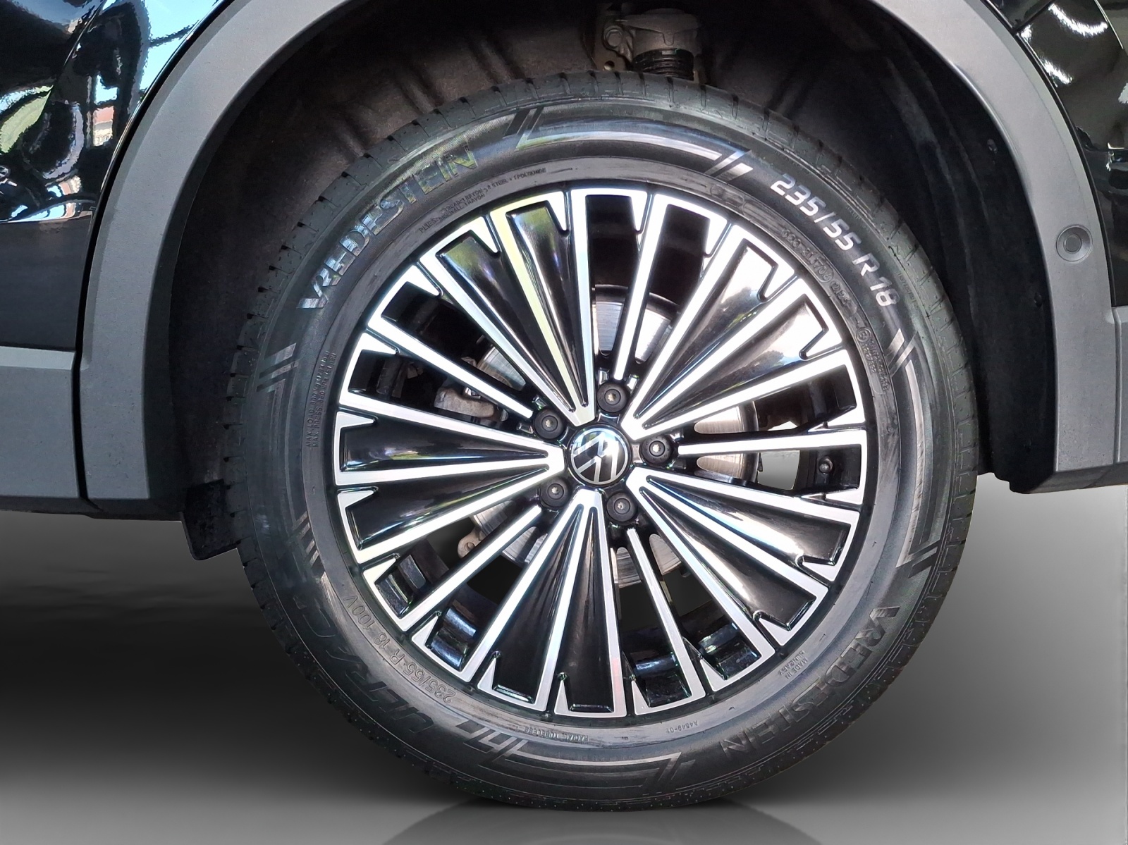 VW Tiguan 2.0 TSI DSG Elegance 4Motion-image-13