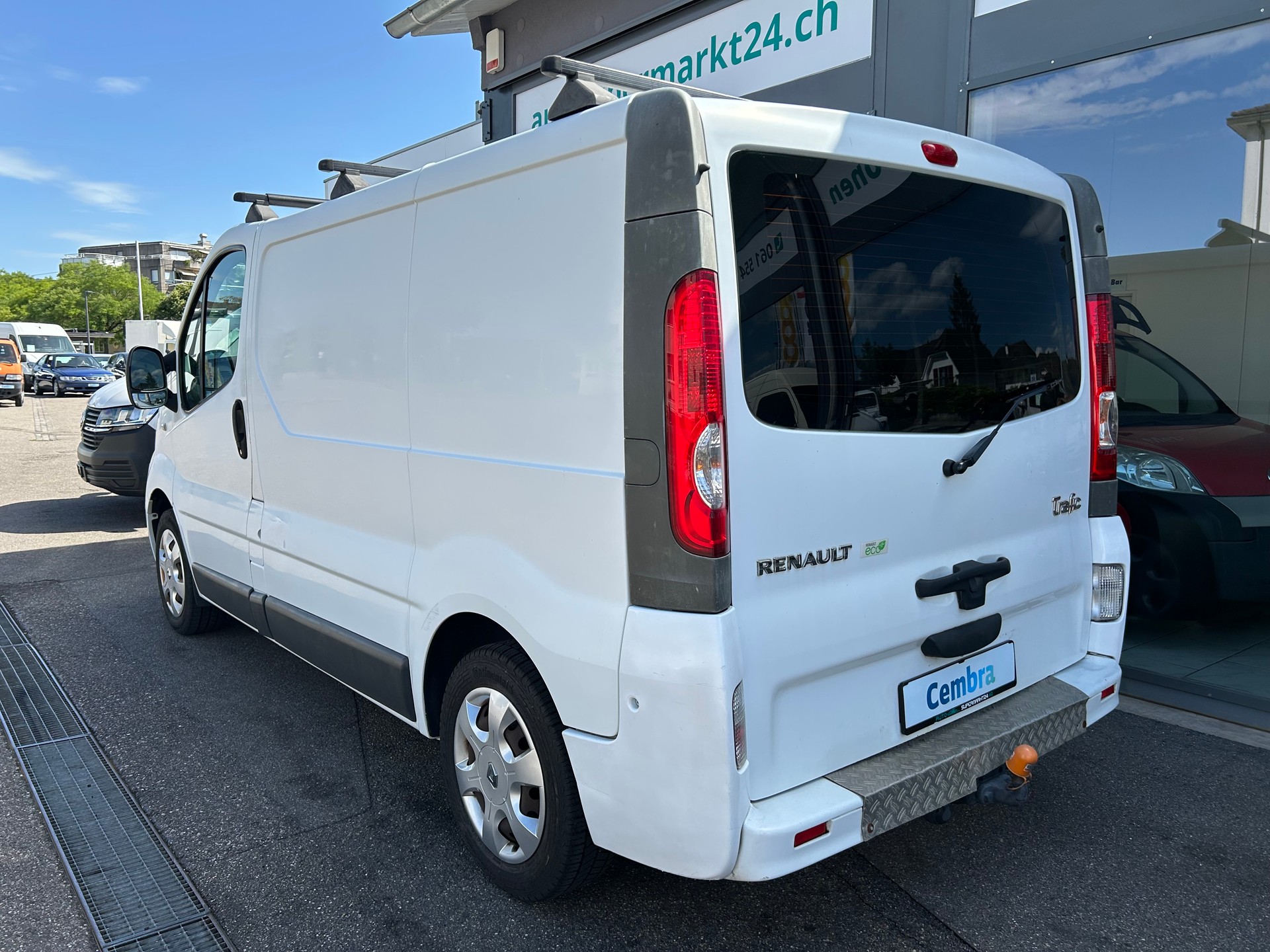RENAULT Trafic 2.0 dCi 90 2.7t L1H1-image-2