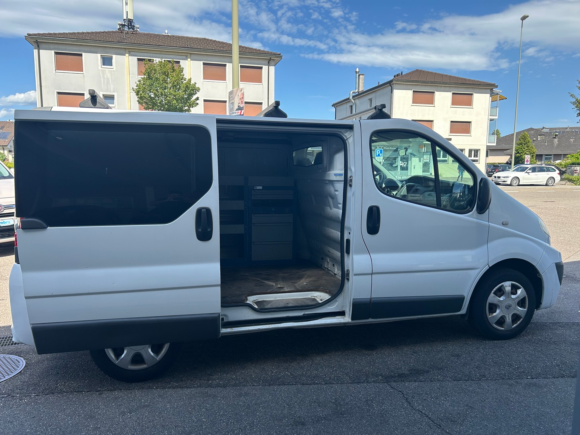 RENAULT Trafic 2.0 dCi 90 2.7t L1H1-image-8