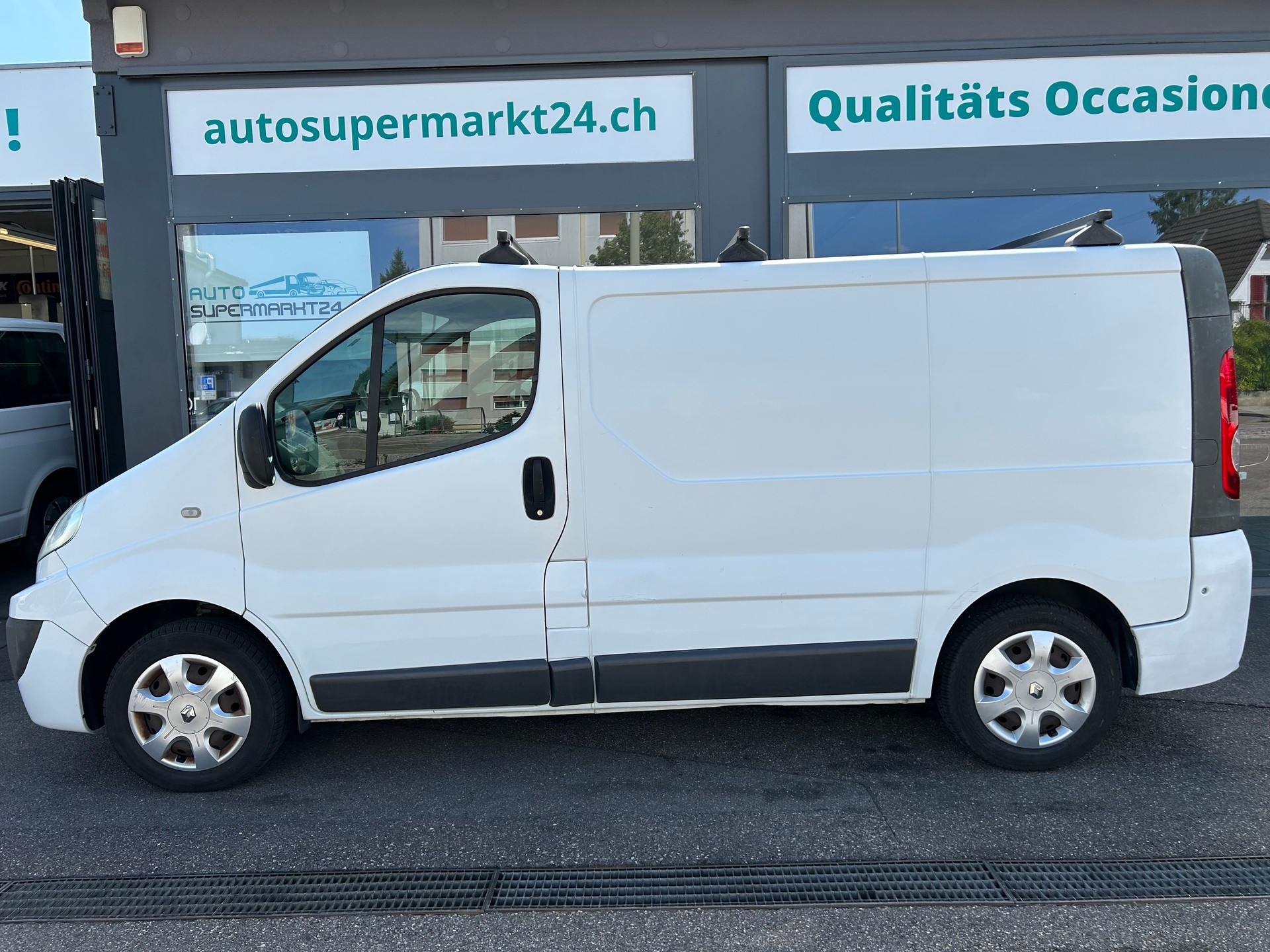 RENAULT Trafic 2.0 dCi 90 2.7t L1H1-image-1