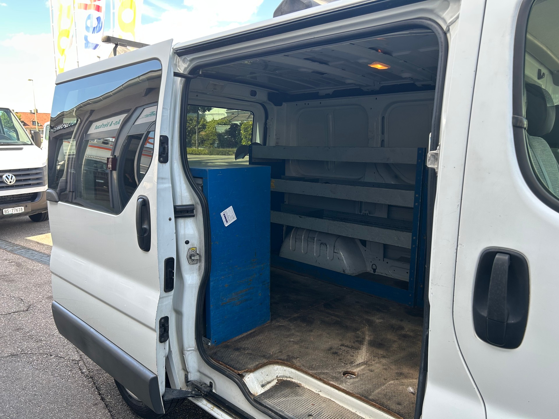 RENAULT Trafic 2.0 dCi 90 2.7t L1H1-image-9