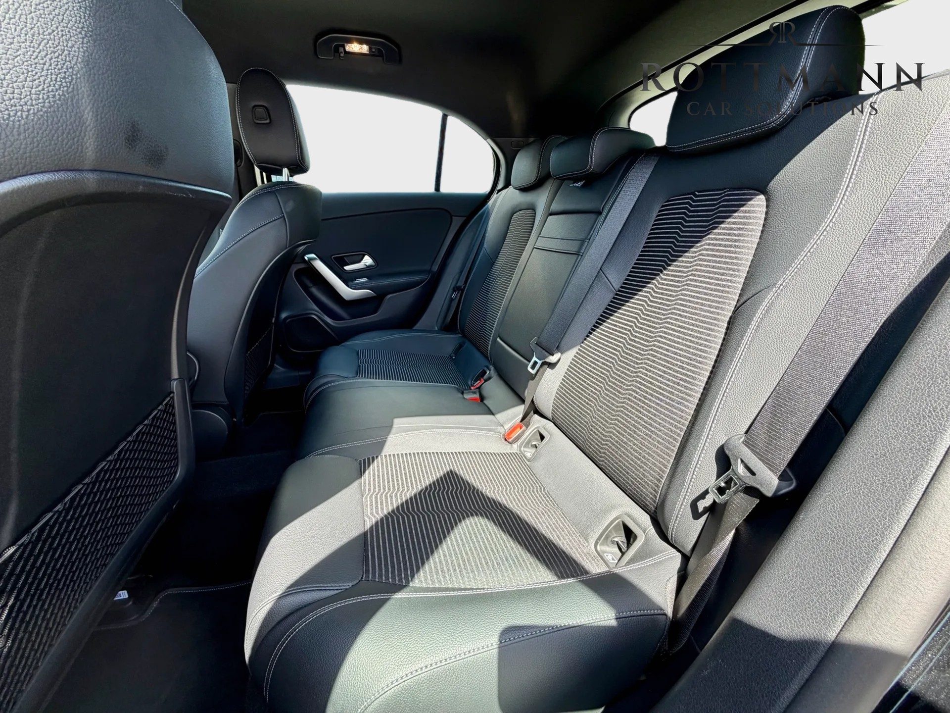 MERCEDES-BENZ A 180 Progressive 7G-DCT-image-12