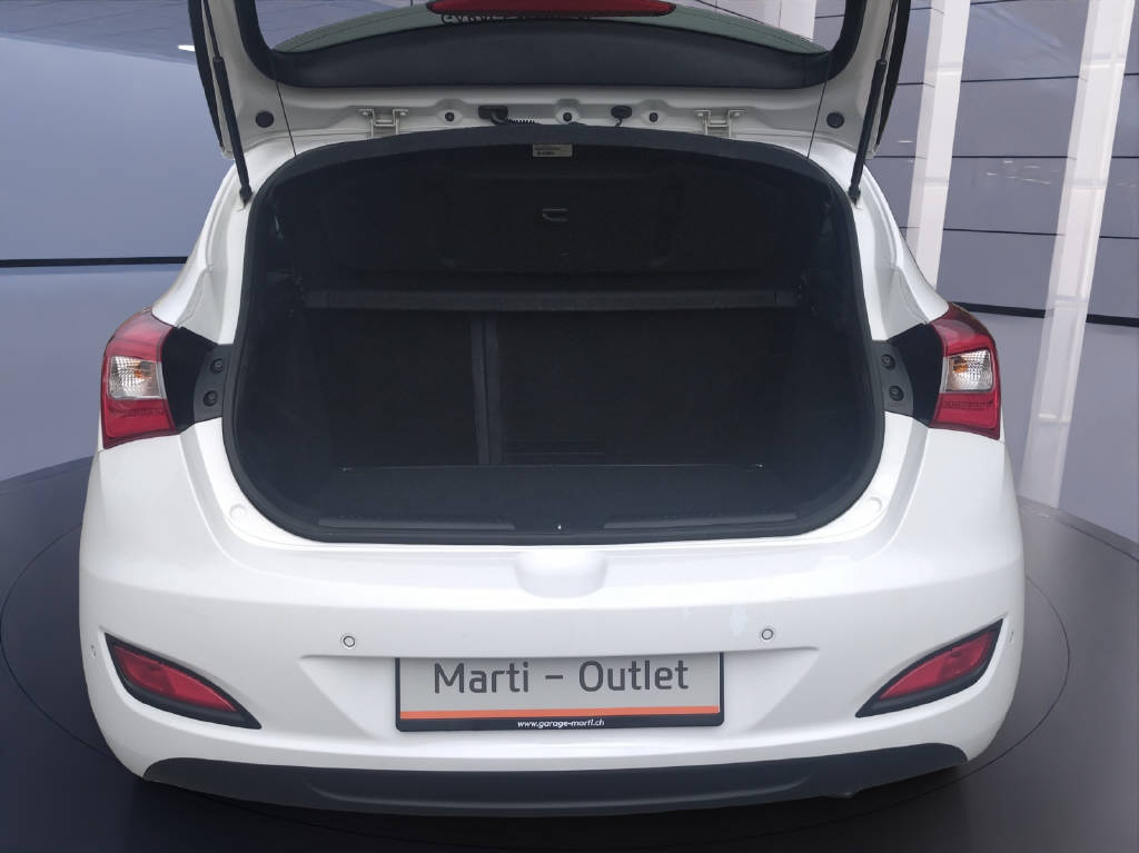 HYUNDAI i30 1.6 GDi Lounge-image-12